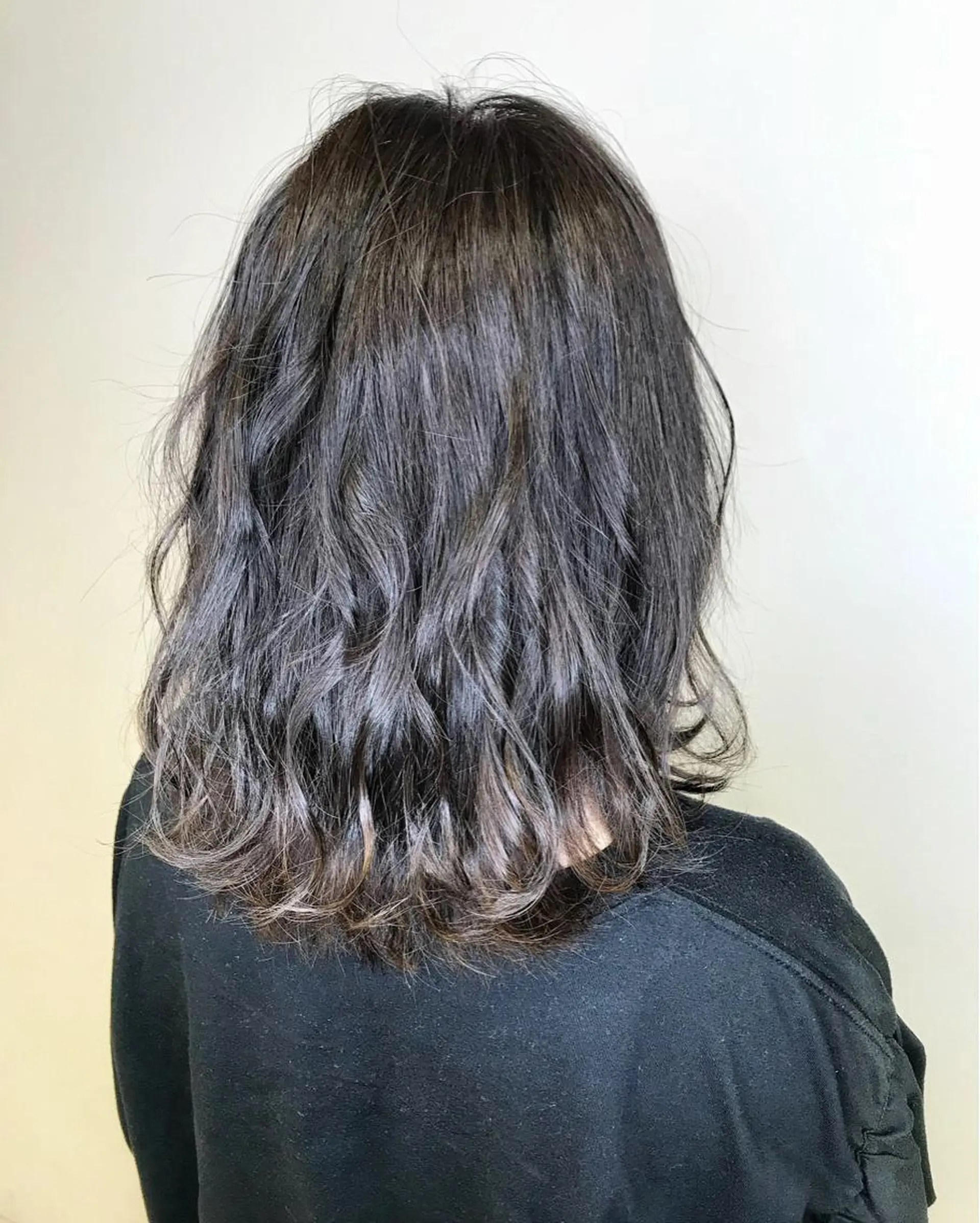 ミディアム カラー ミディアムパーマ イルミナカラー 外ハネヘア トリートメント ヘアカラー トリートメント Miru by INCE HAIRのヘアスタイル