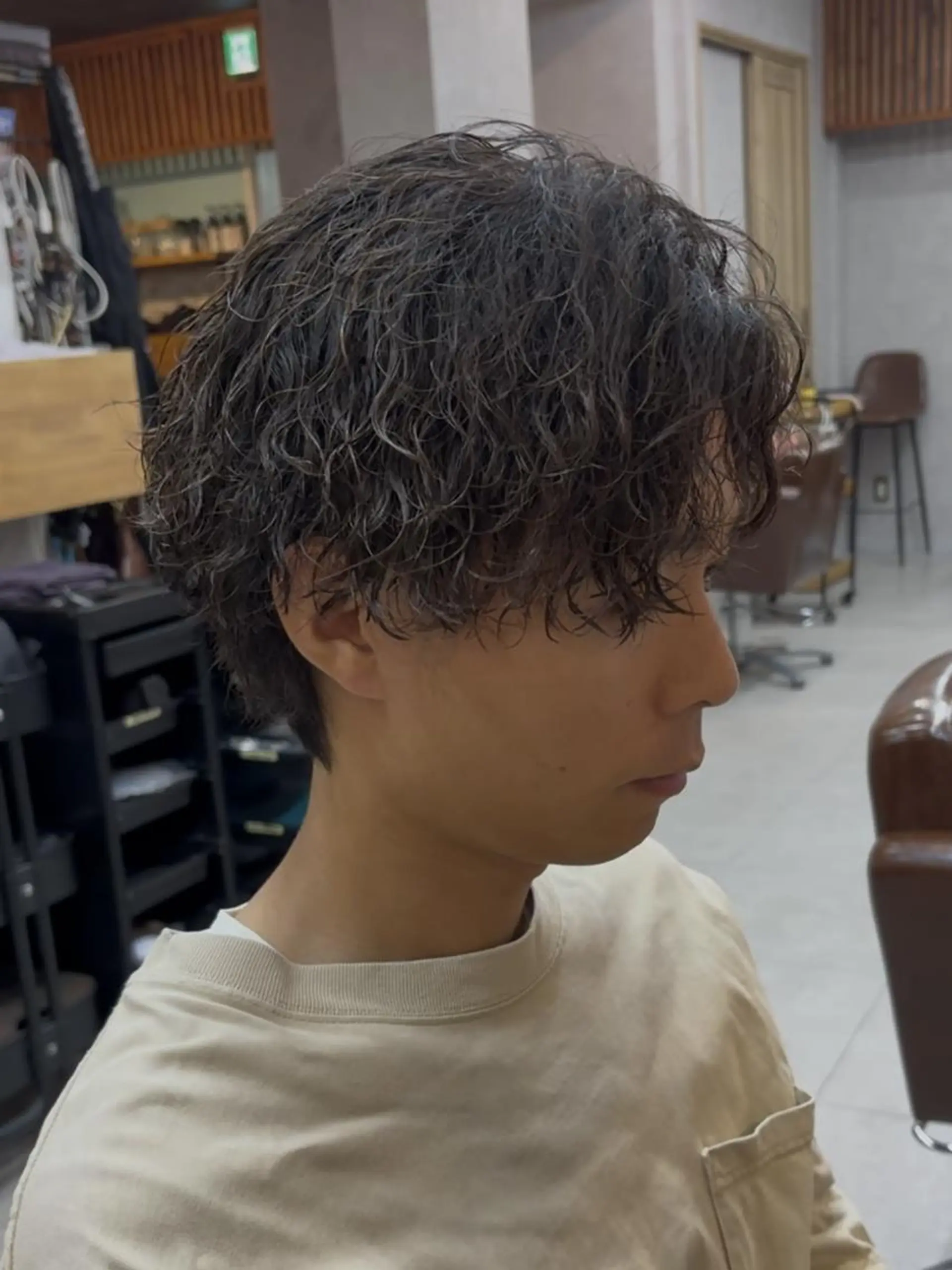 ショート メンズ ブリーチカラー🌈 嘉名 真樹のヘアスタイル