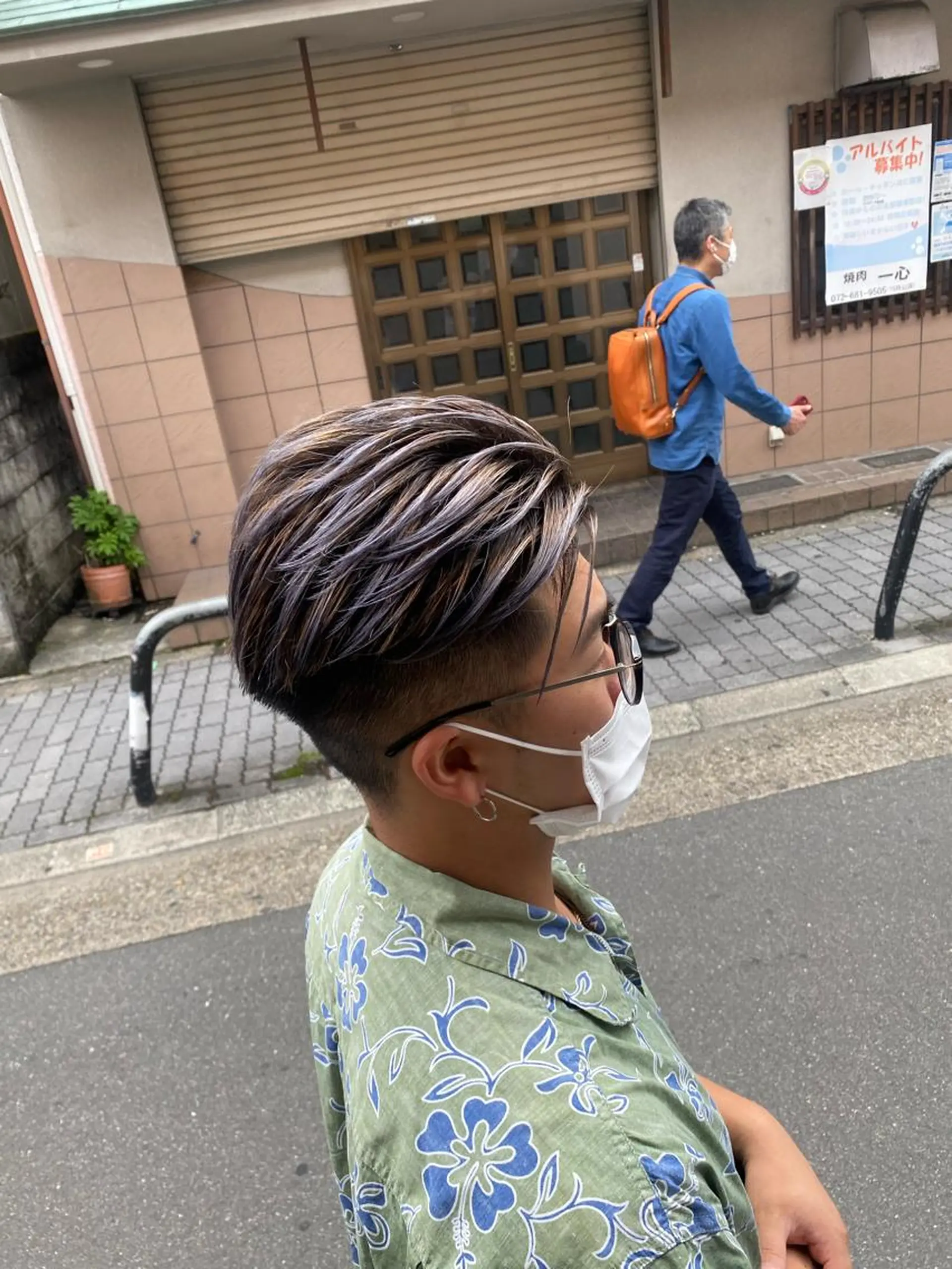 カラー シルバー ヘアカラー 縮毛矯正とレイヤー カット/杉村凜汰郎のヘアスタイル