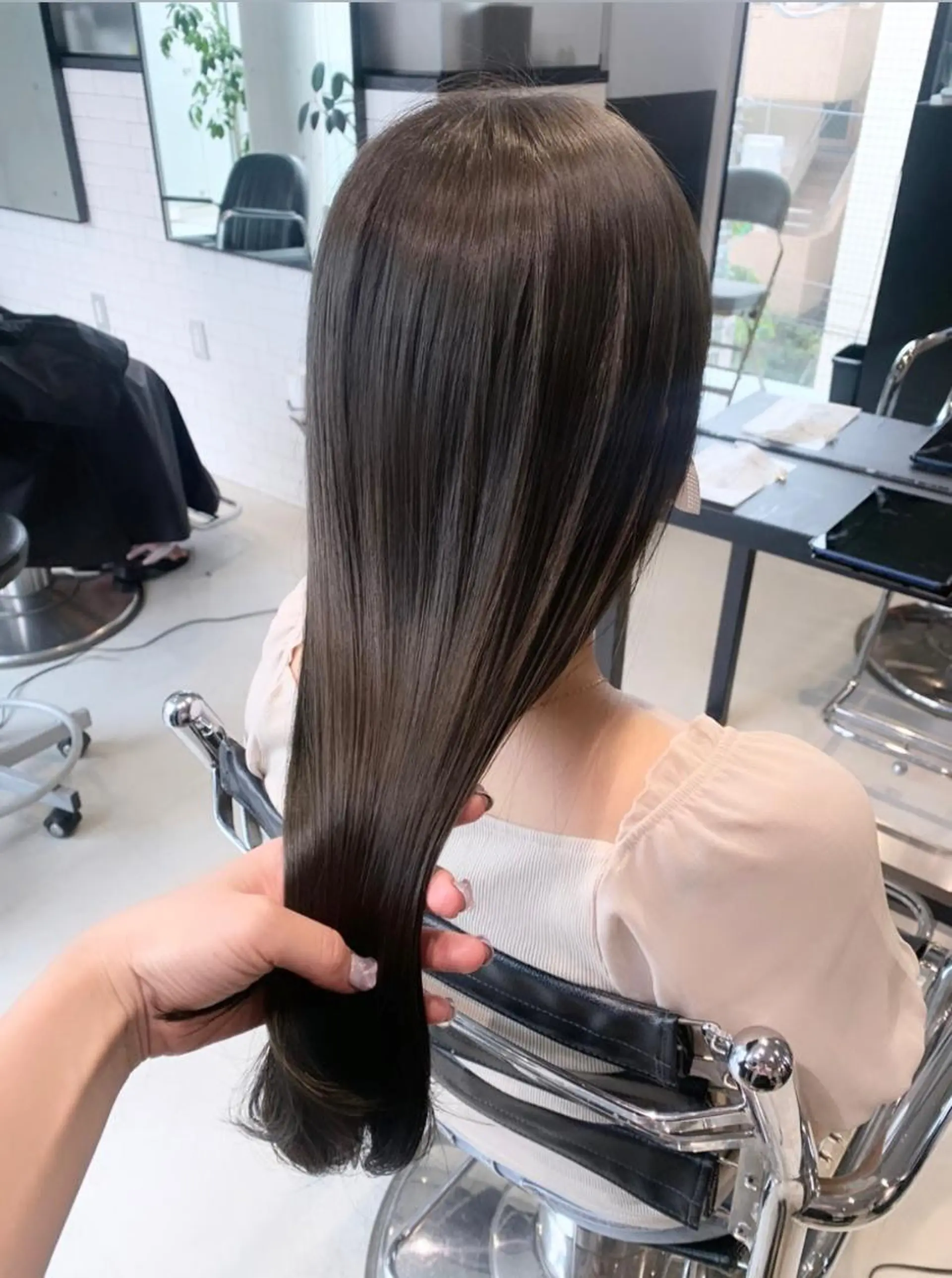 ロング カラー カット ヘアカラー トリートメント ヘッドスパ 透明感/オリーブ/ グレージュ/YUKAのヘアスタイル