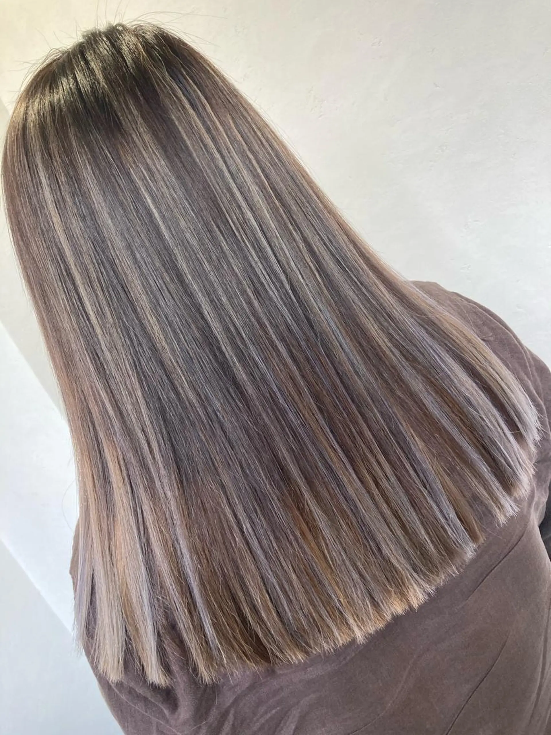 セミロング カラー カット 縮毛矯正 トリートメント ヘッドスパ ブリーチ毛縮毛矯正 👑山口のヘアスタイル