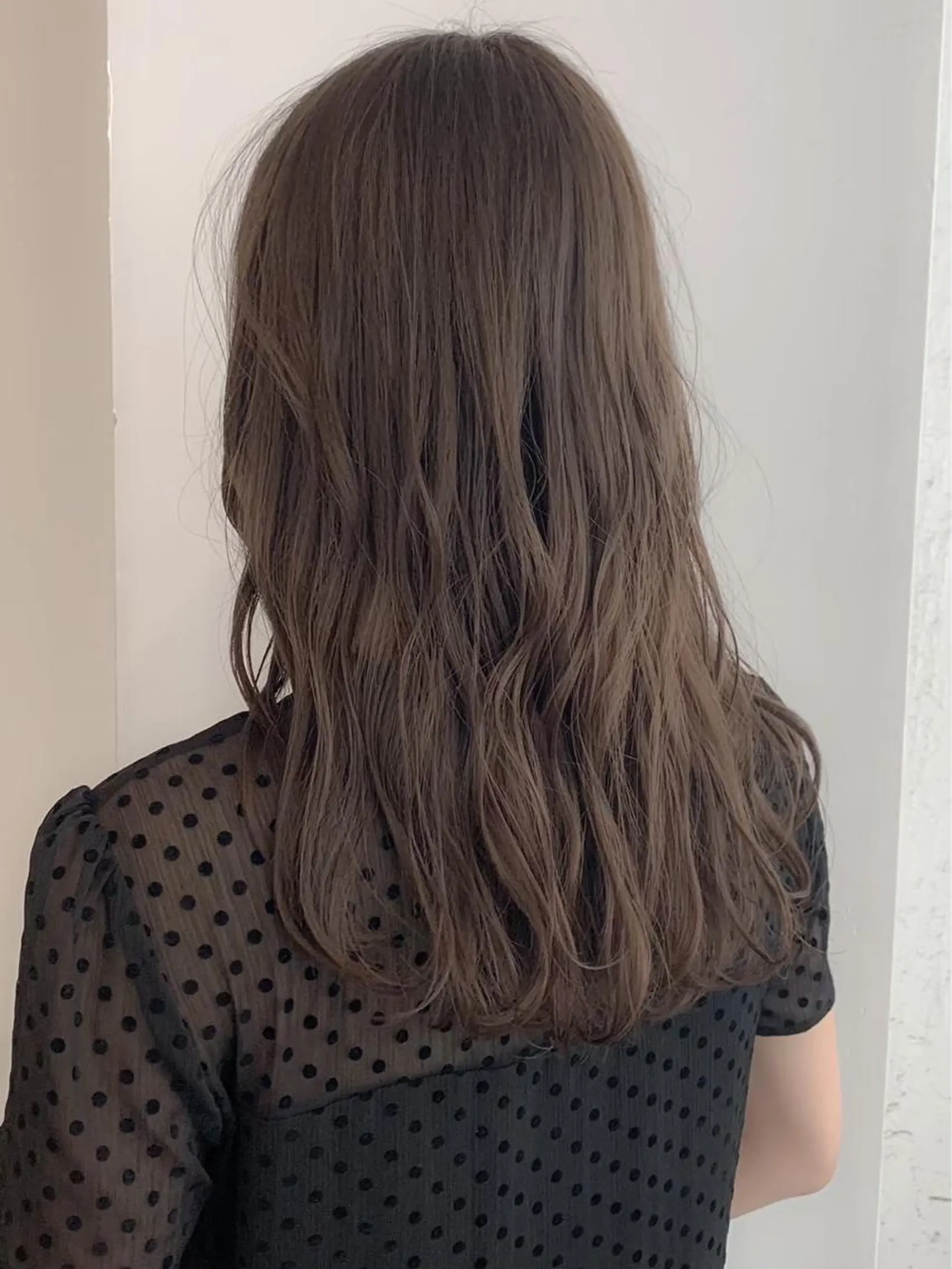 セミロング ヘアカラー 透明感カラー 大人グレージュ有村のヘアスタイル