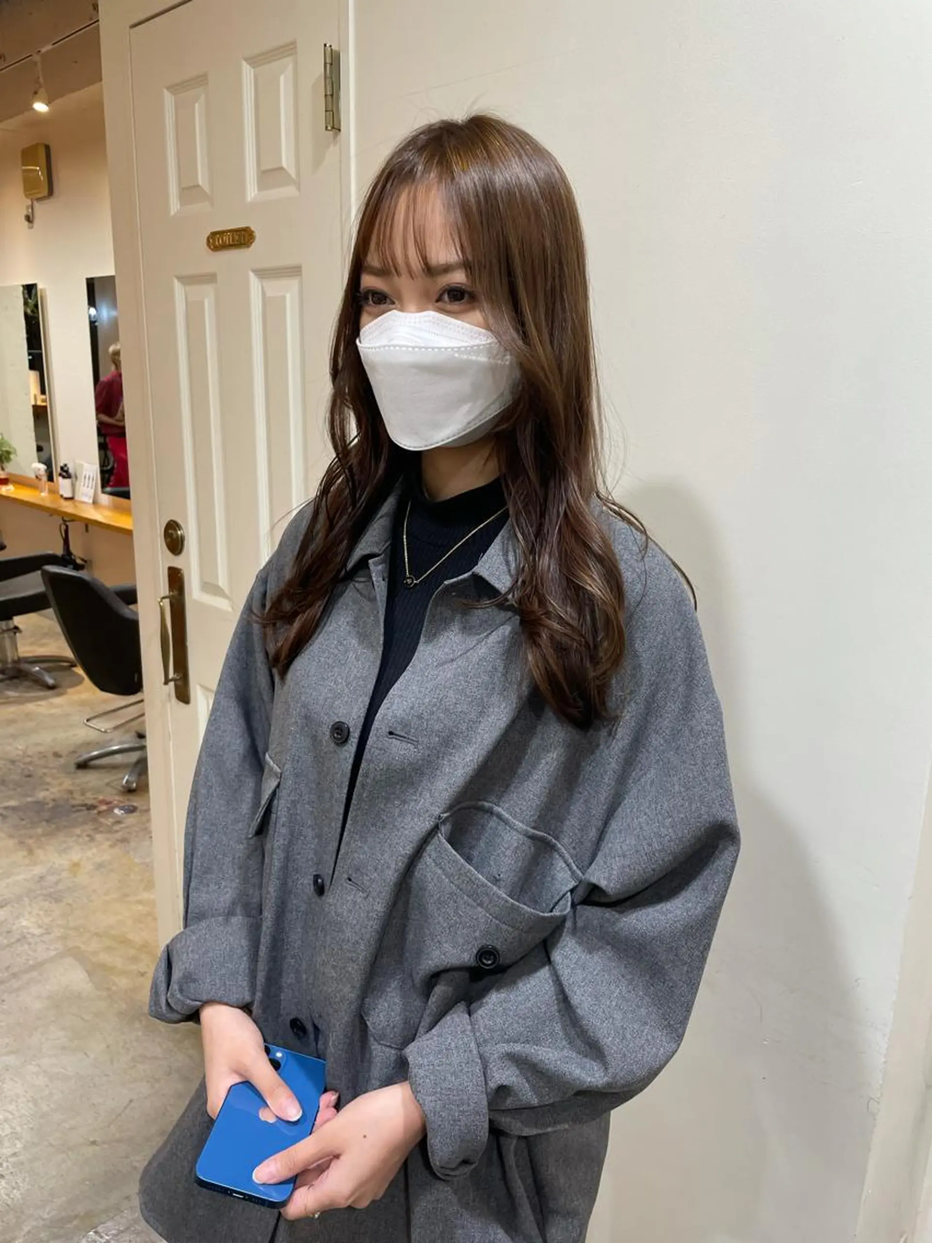 ロング カラー ベージュカラー ブリーチ モカベージュ ヘアカラー トリートメント MIOベージュカラー 柔らかいカラーのヘアスタイル