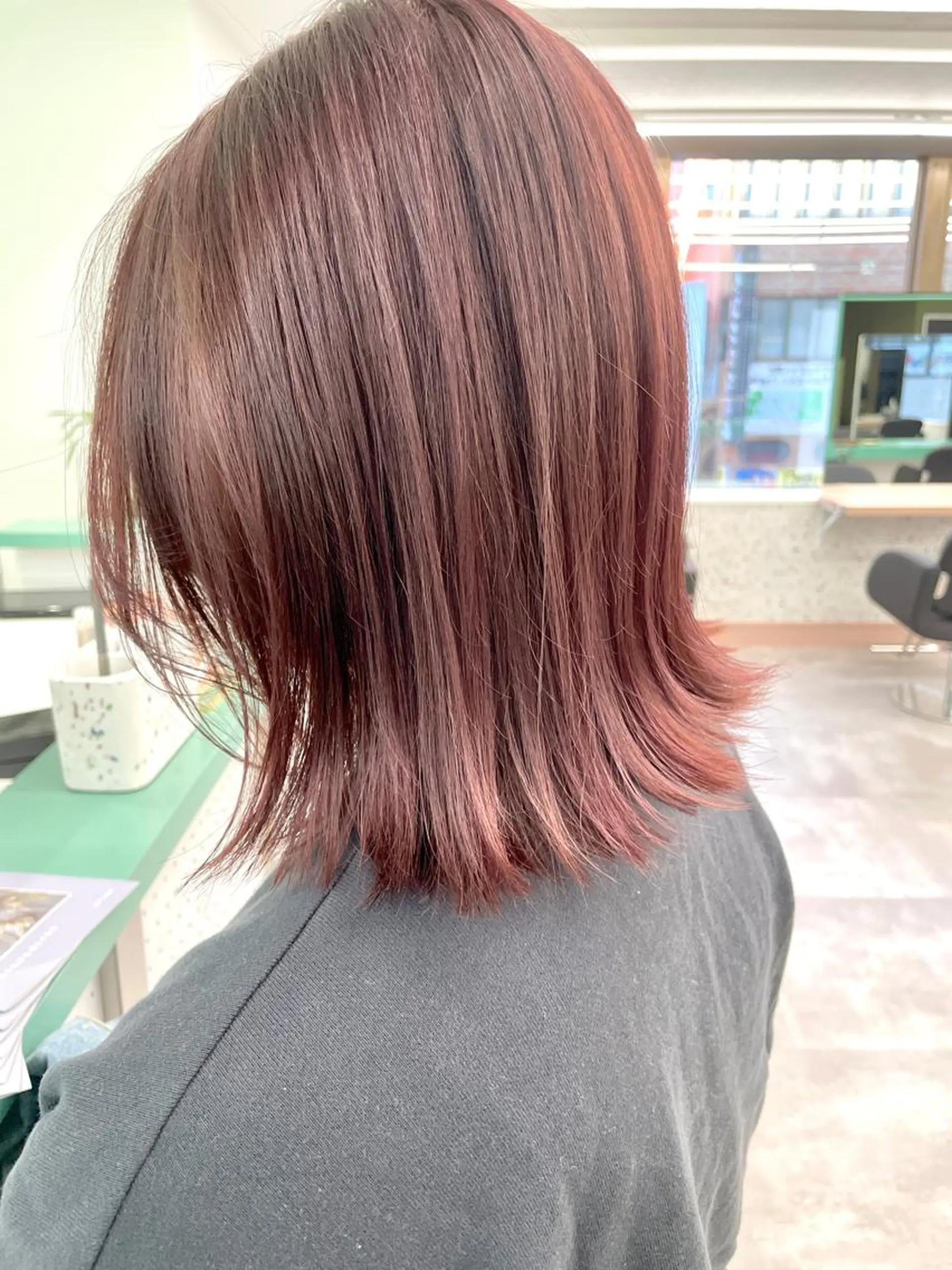 ミディアム ハイライト カット ヘアカラー トリートメント 💚透明感カラー💚 ♻️本間♻️のヘアスタイル