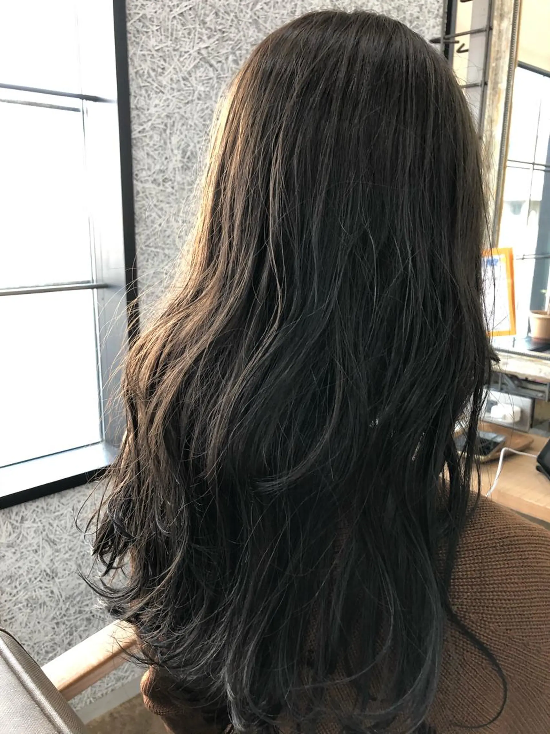 ロング カラー パーマ ブリーチ グレージュ ブリーチなしカラー カノエ 松江学園店のヘアスタイル