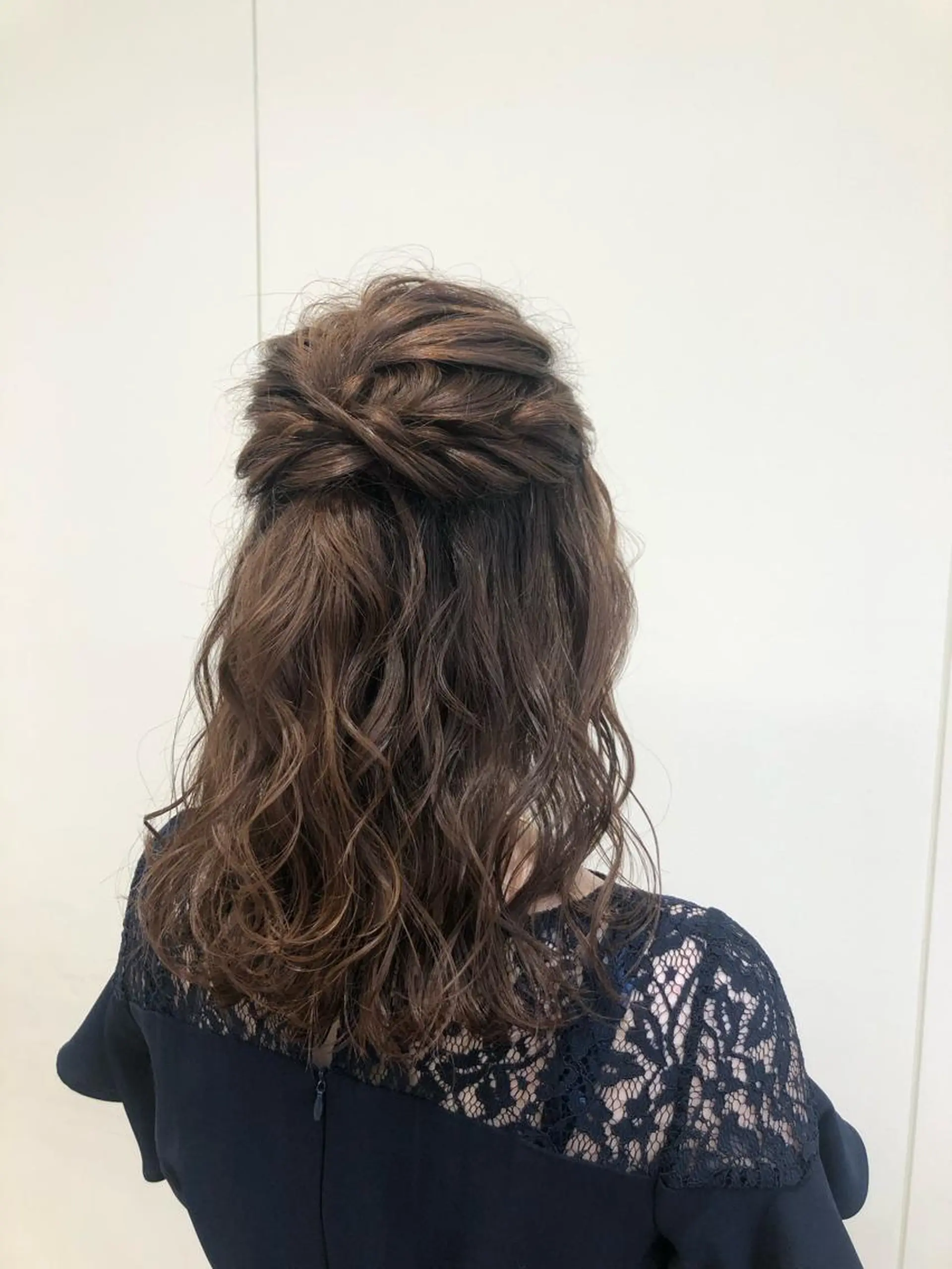 ミディアム ヘアアレンジ ハーフアップ KANAMI日暮里 韓国ヘア・メイクのヘアスタイル