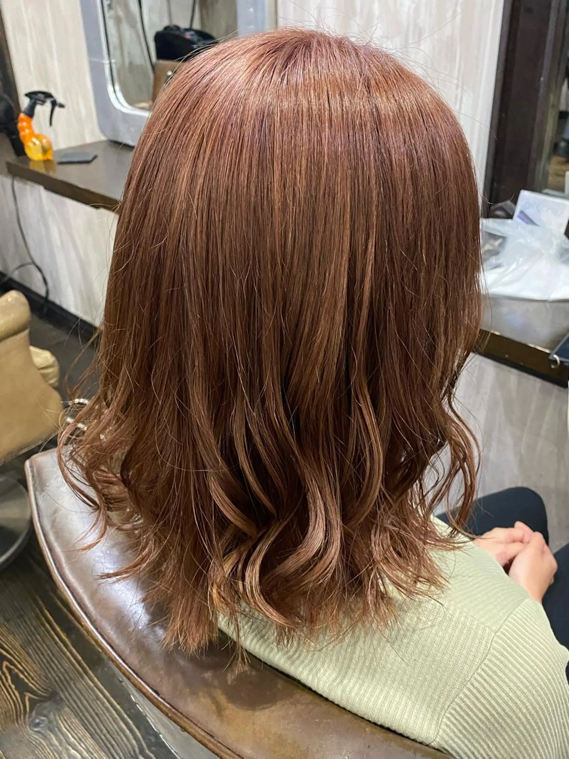 セミロング 寄主 洸雅のヘアスタイル