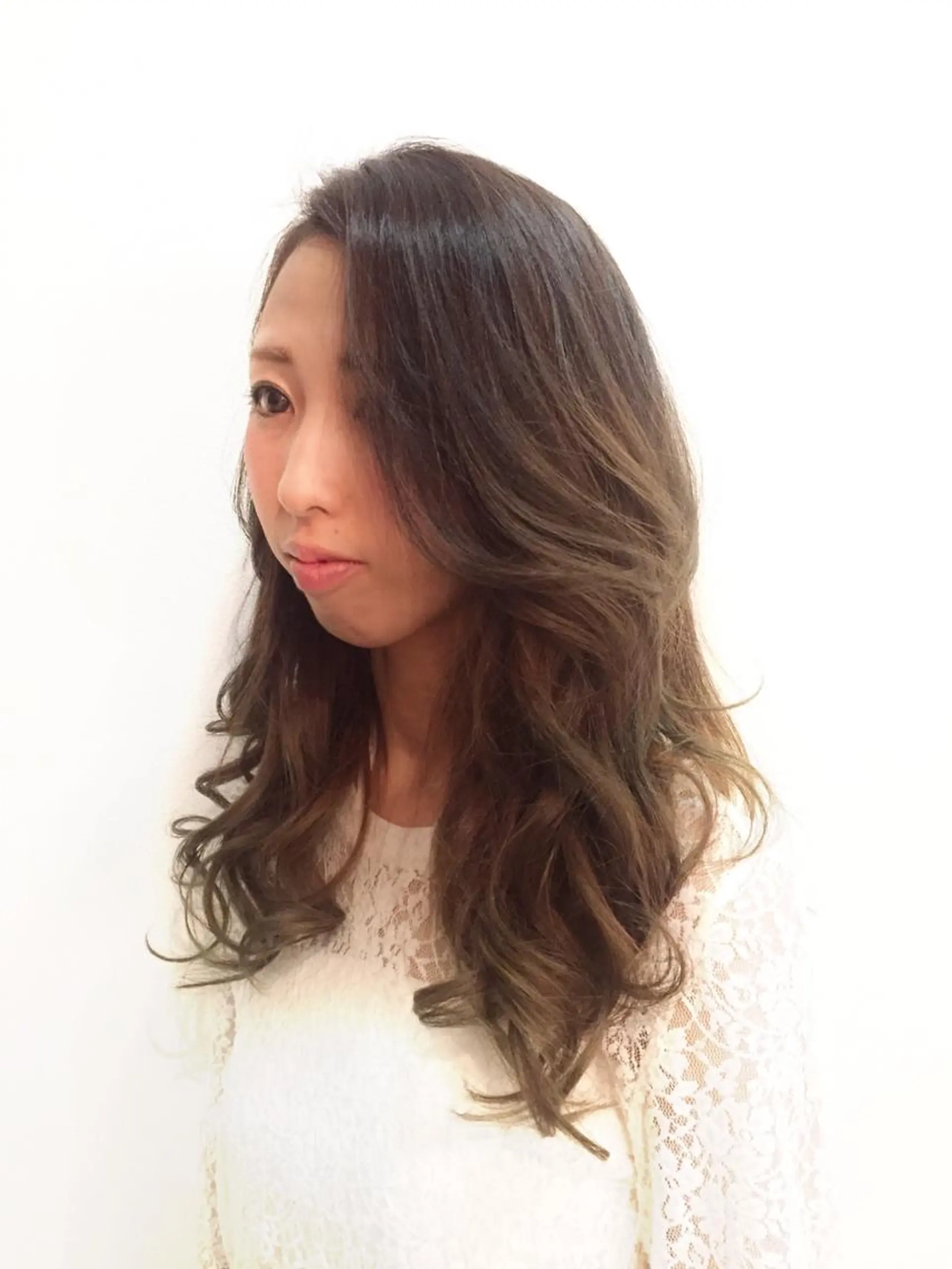 ロング カラー ベージュカラー グラデーションカラー 【AMANEQ】 yuka🦋のヘアスタイル