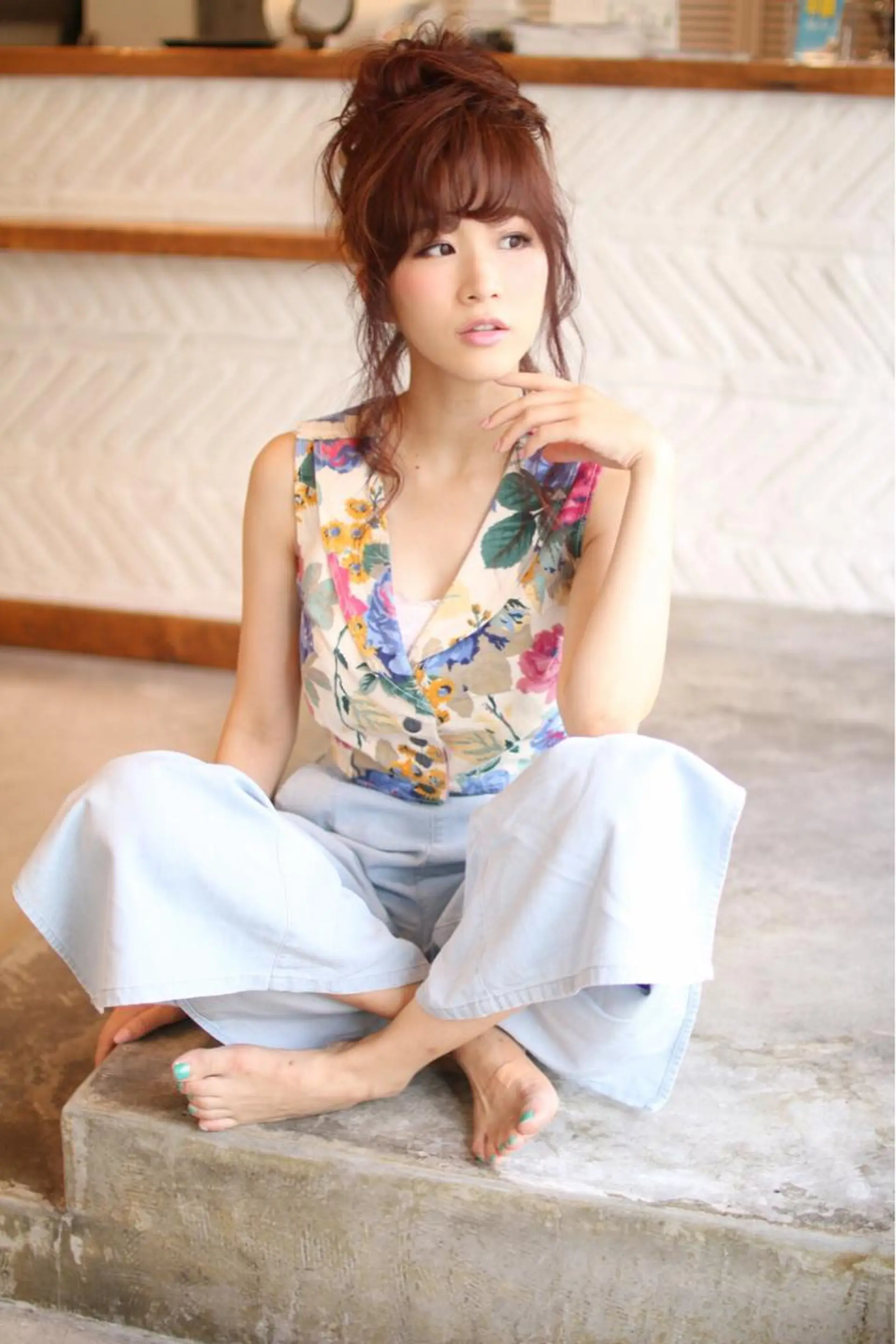 セミロング ヘアアレンジ お団子ヘア 神野 雅樹のヘアスタイル