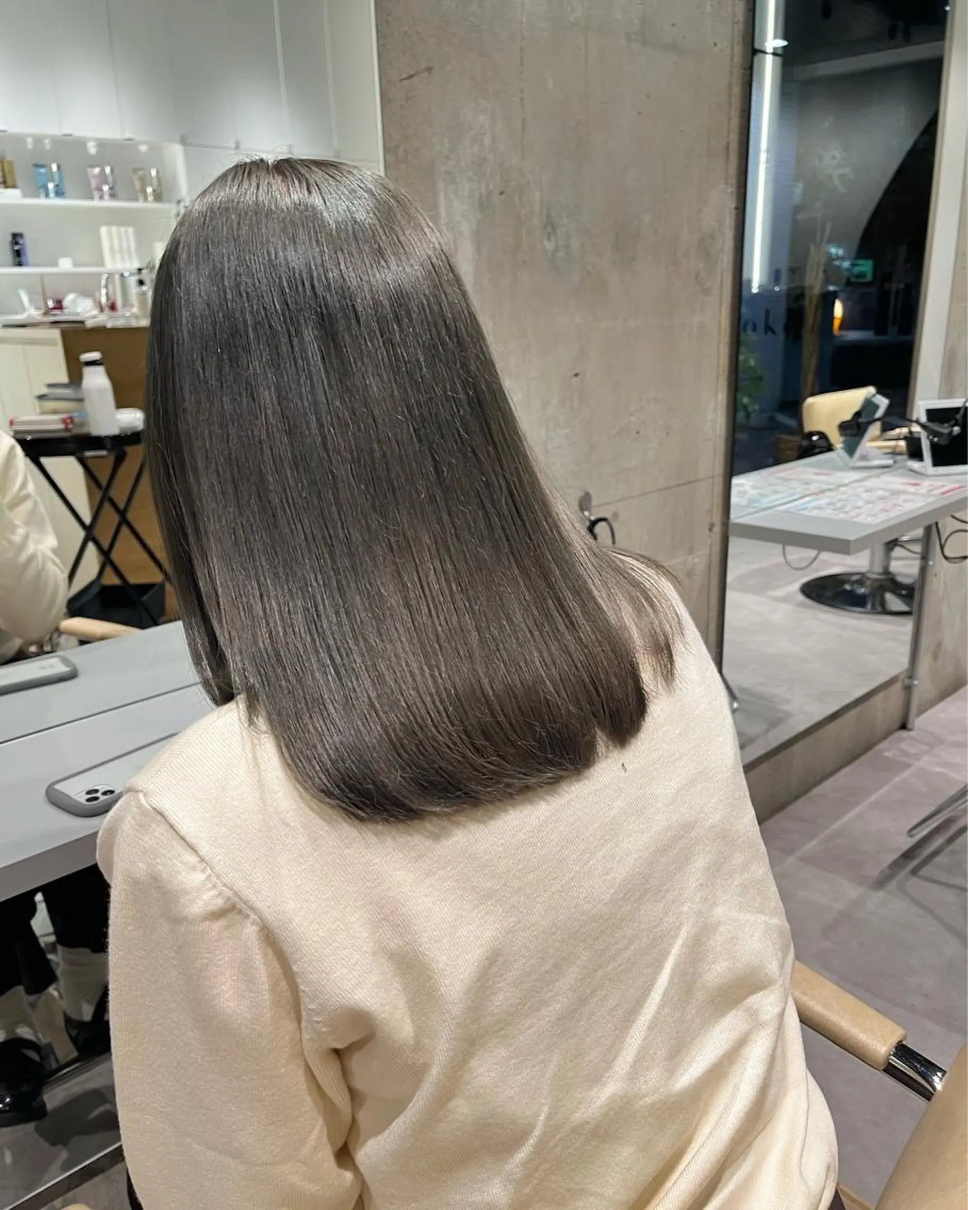 セミロング カラー ブリーチ AIKA🤍 カットモデル募集🫧のヘアスタイル