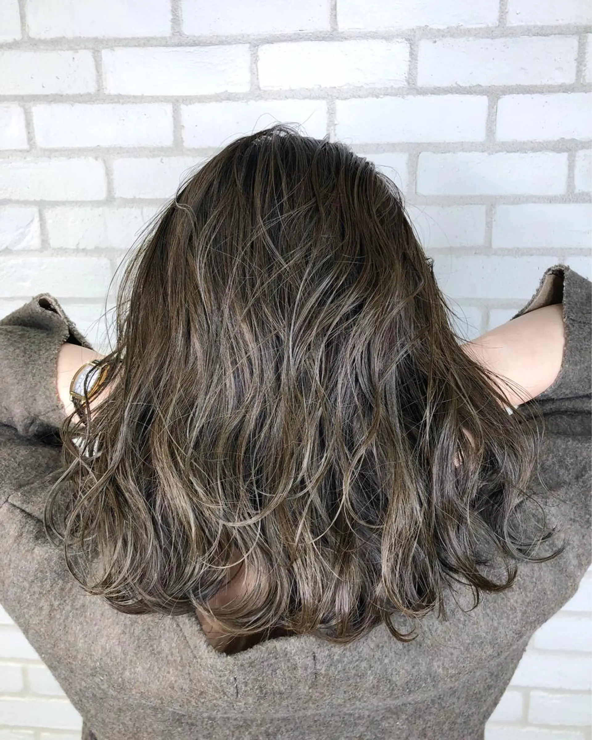 カラー フォギーグレージュ グレージュ takumi Hのヘアスタイル