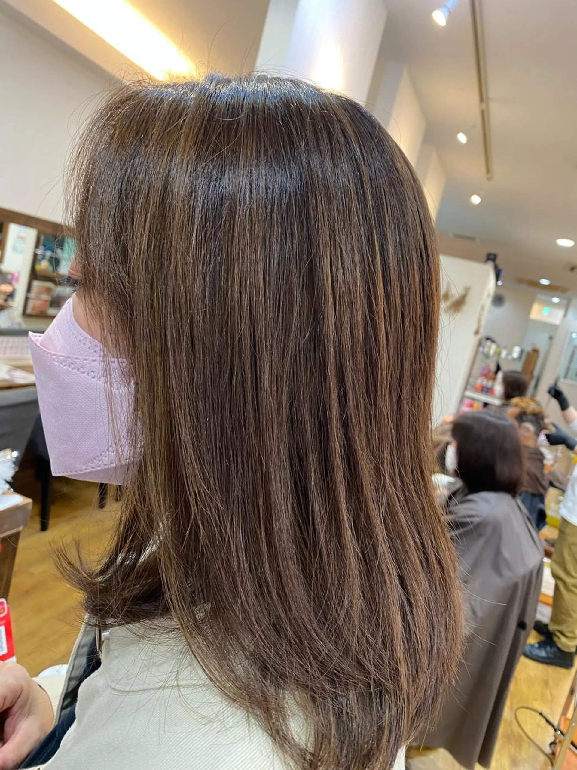 セミロング 若林 亜季のヘアスタイル
