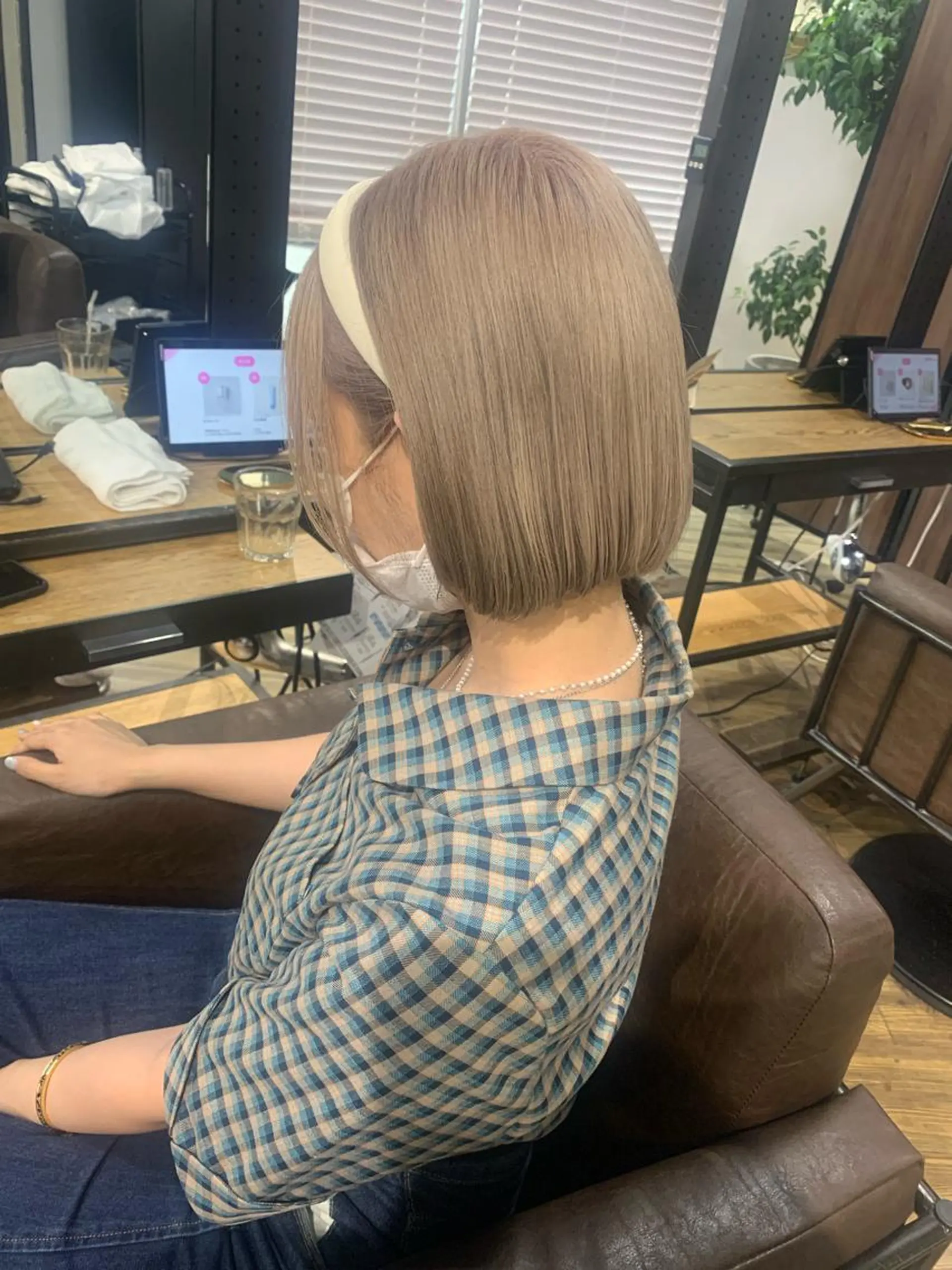 ミディアム カラー 切りっぱなしボブ ベージュカラー グレージュ ボブ カット パーマ ARCANAブリーチ ダブルカラー🌟原宿のヘアスタイル