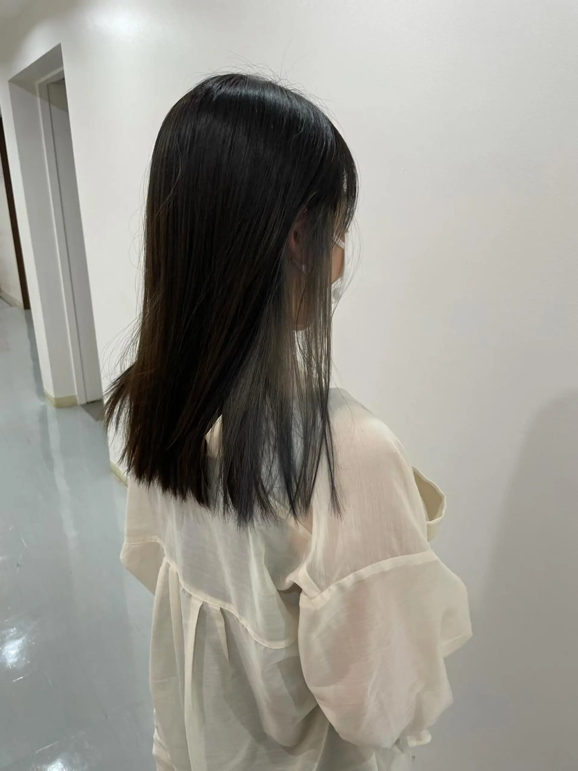 セミロング カラー akane .のヘアスタイル