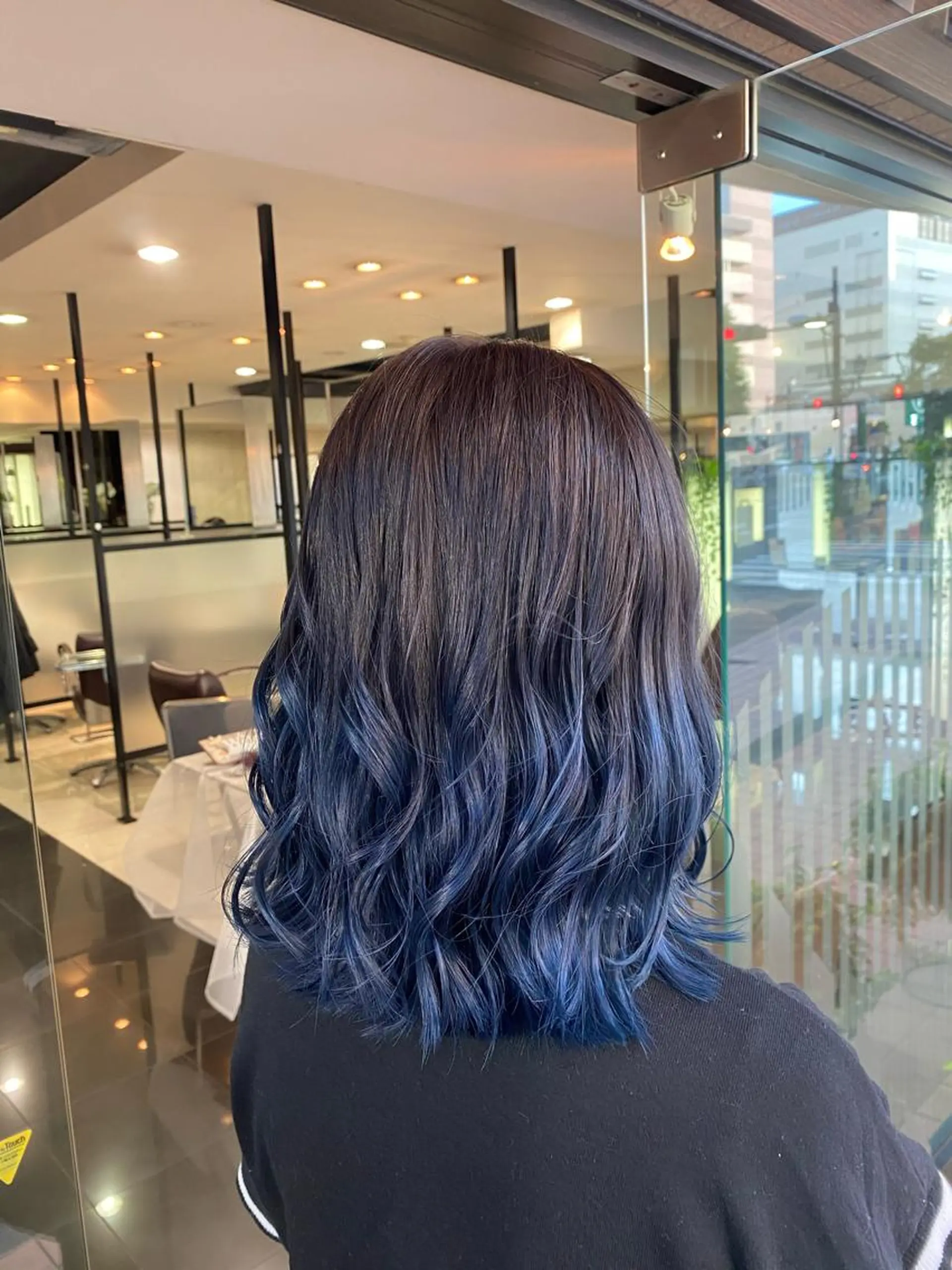 ミディアム カラー ブルーカラー グラデーションカラー カラー専門美容師🫧 舘田千乃🫧のヘアスタイル