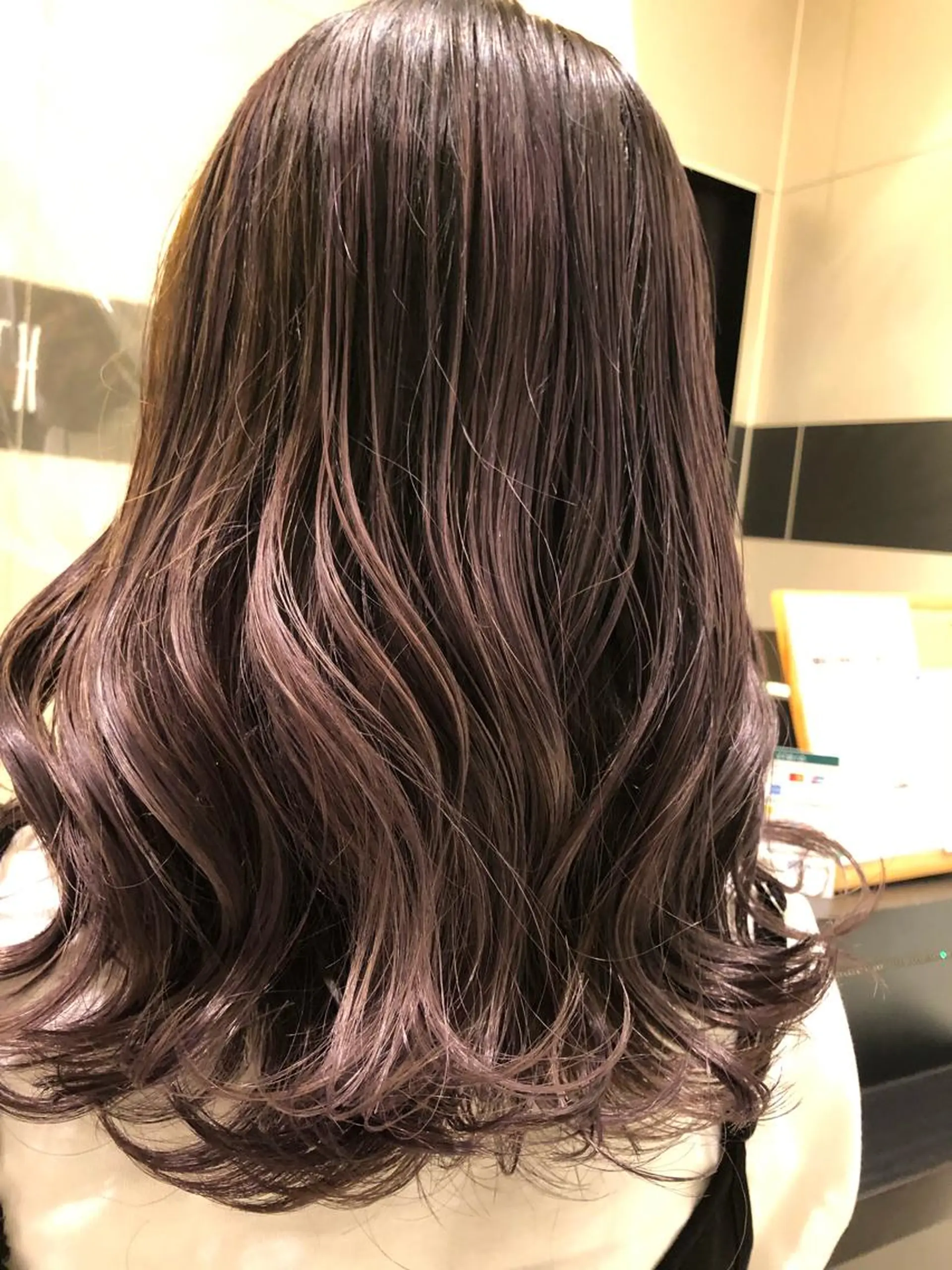 セミロング カラー ラベンダーカラー ヘアカラー トリートメント 横倉 宏樹のヘアスタイル