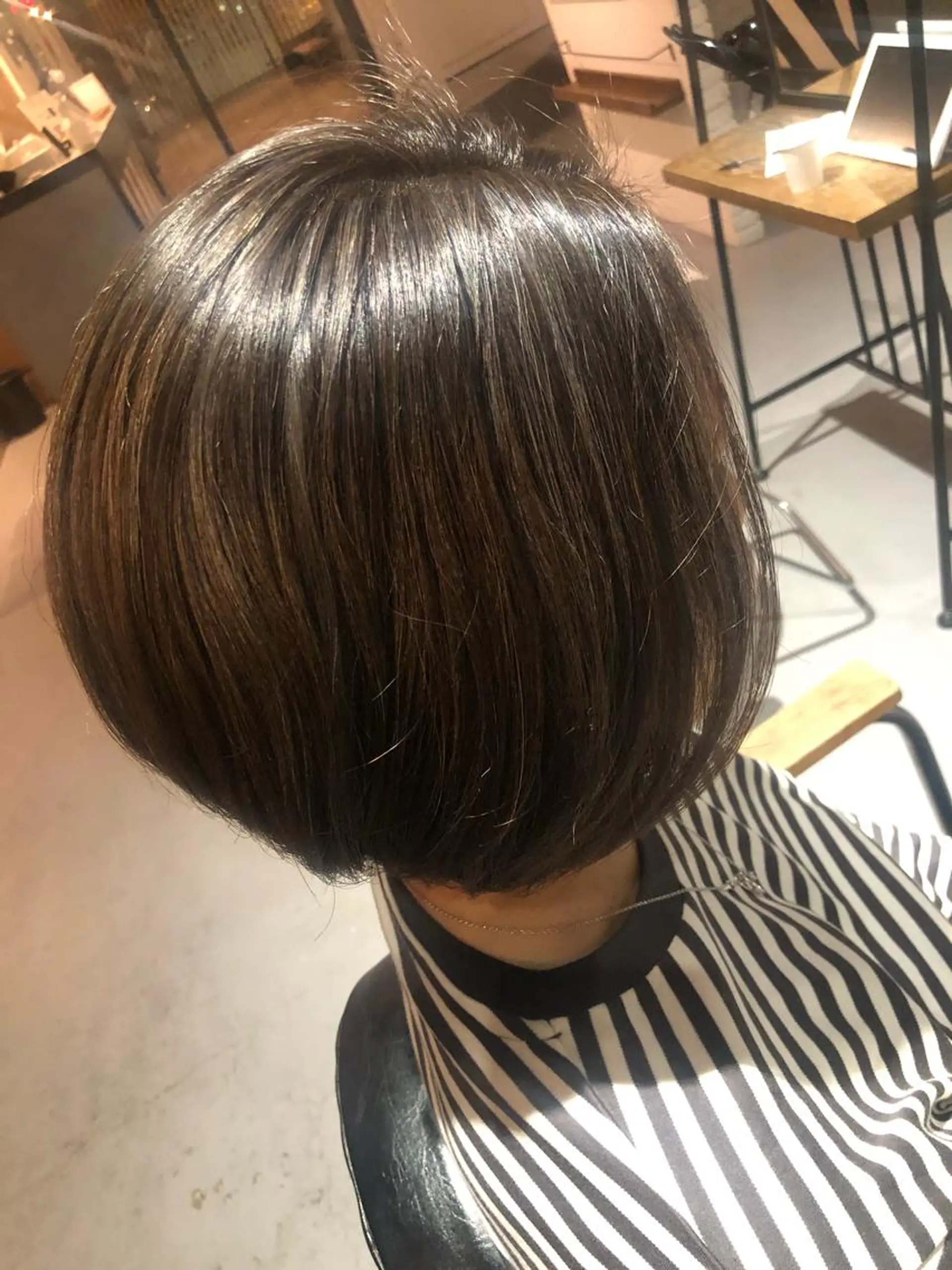 ショート ヘアカラー 関本 悠奈のヘアスタイル