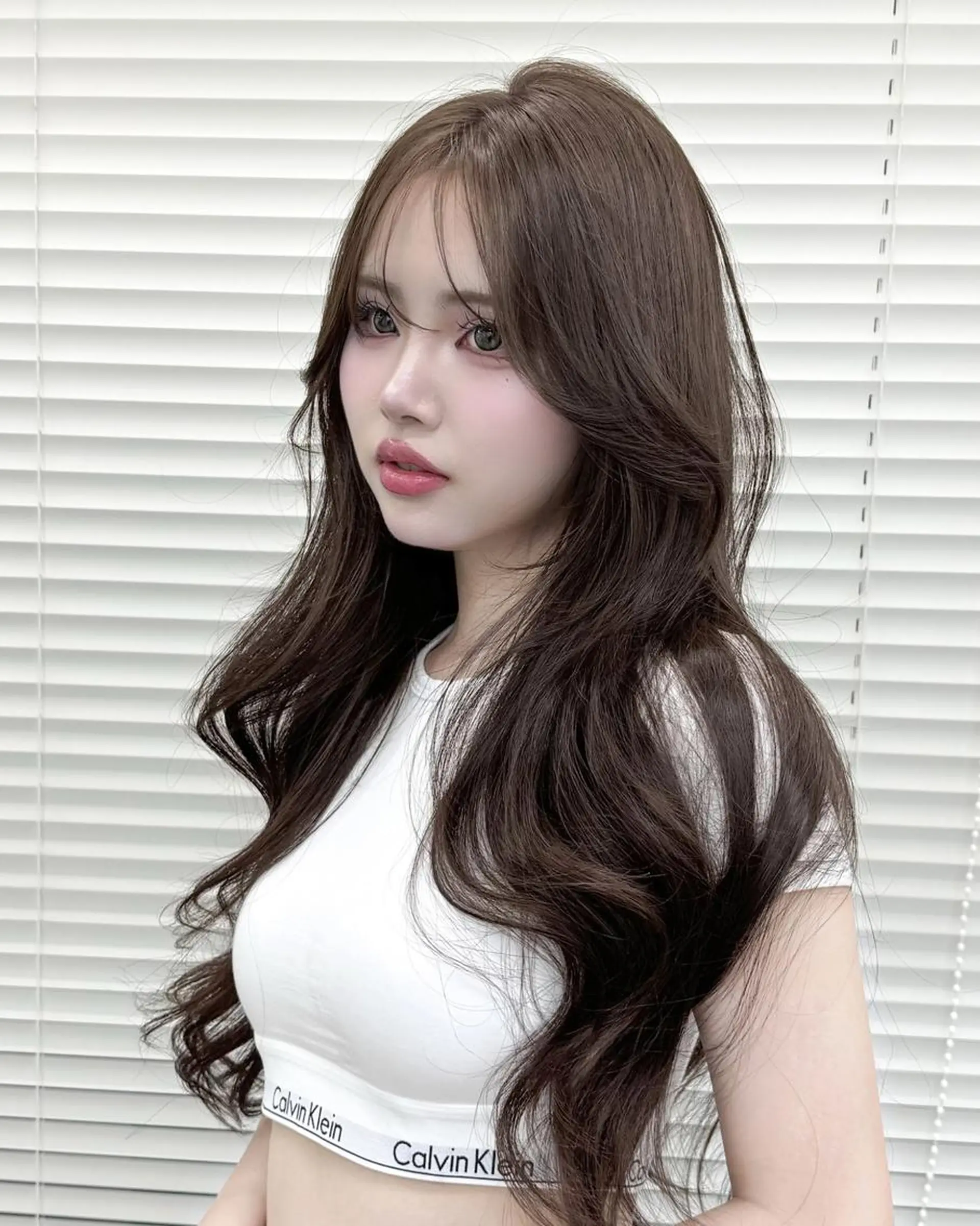ロング カラー 透明感♡やわらかブラ ウンヘア♡銀座美容室のヘアスタイル