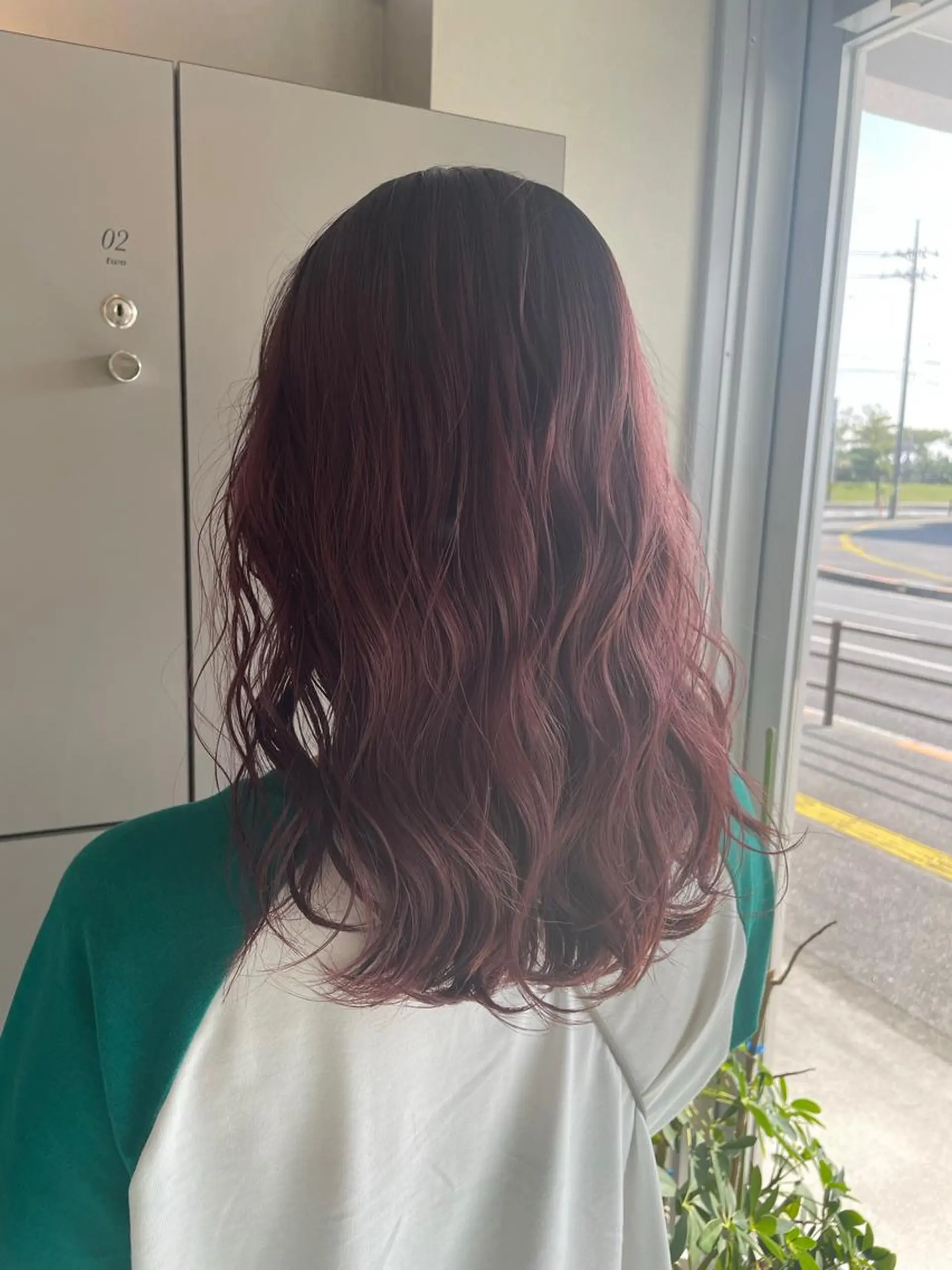 ミディアム 切りっぱなしボブ ショートボブ ミディアムパーマ アッシュ ミストバング カット ヘアカラー トリートメント モテ髪/ボブ/ショー ト/アダチフウトのヘアスタイル