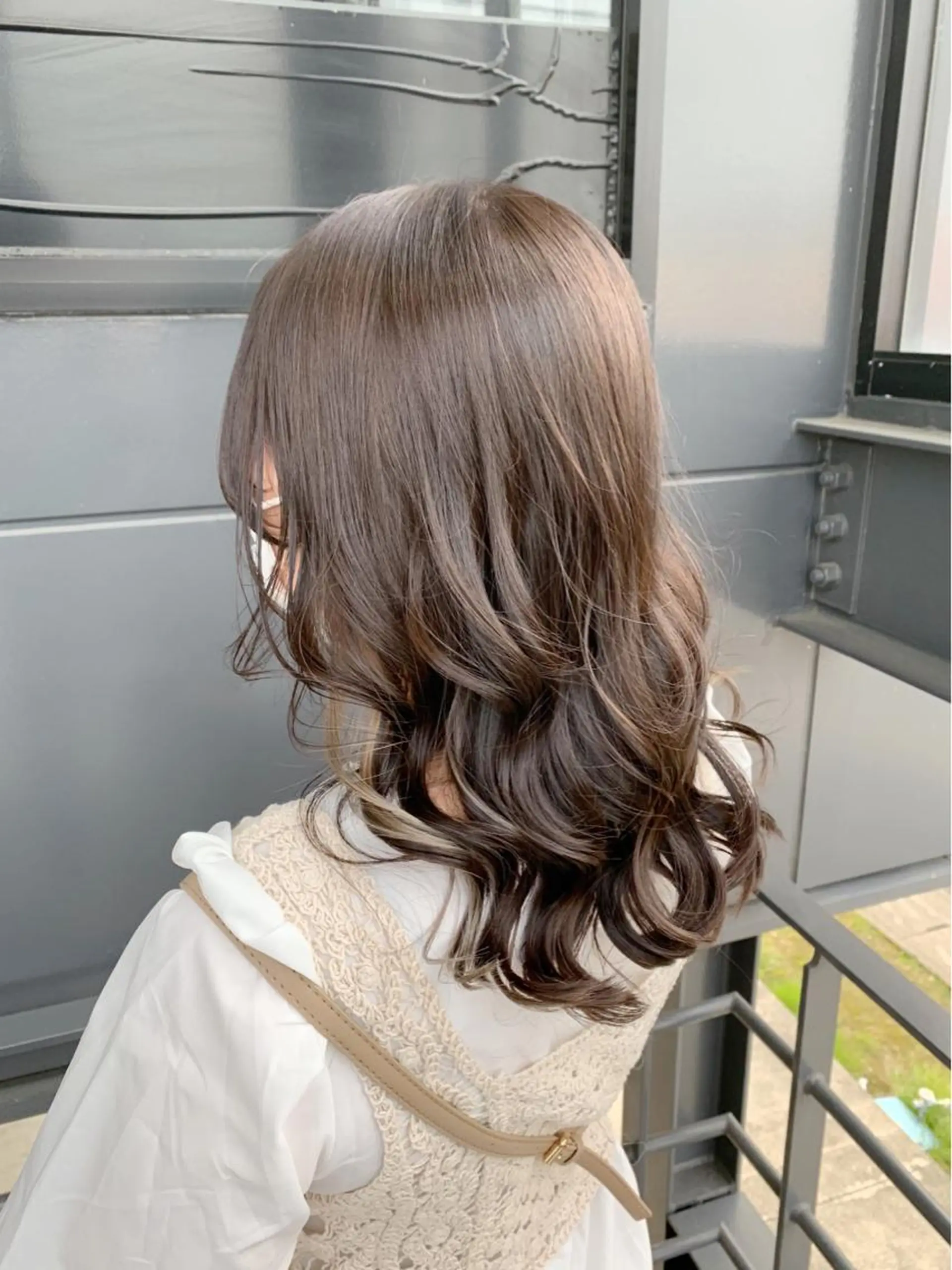 ロング ハイライト カット ヘアカラー タカハシ ヨシヒトのヘアスタイル