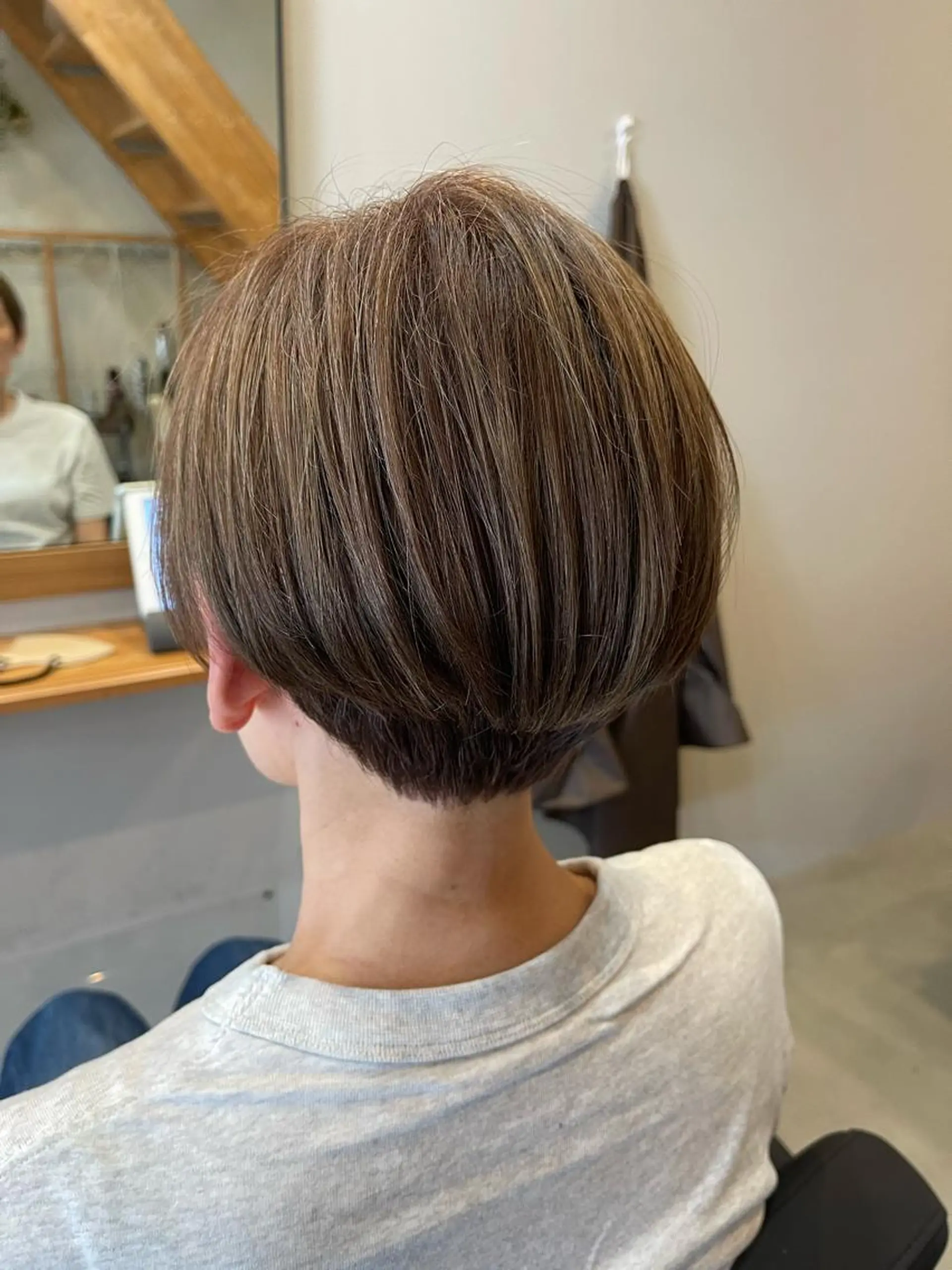 ショート カラー nowhere ノーウェアのヘアスタイル