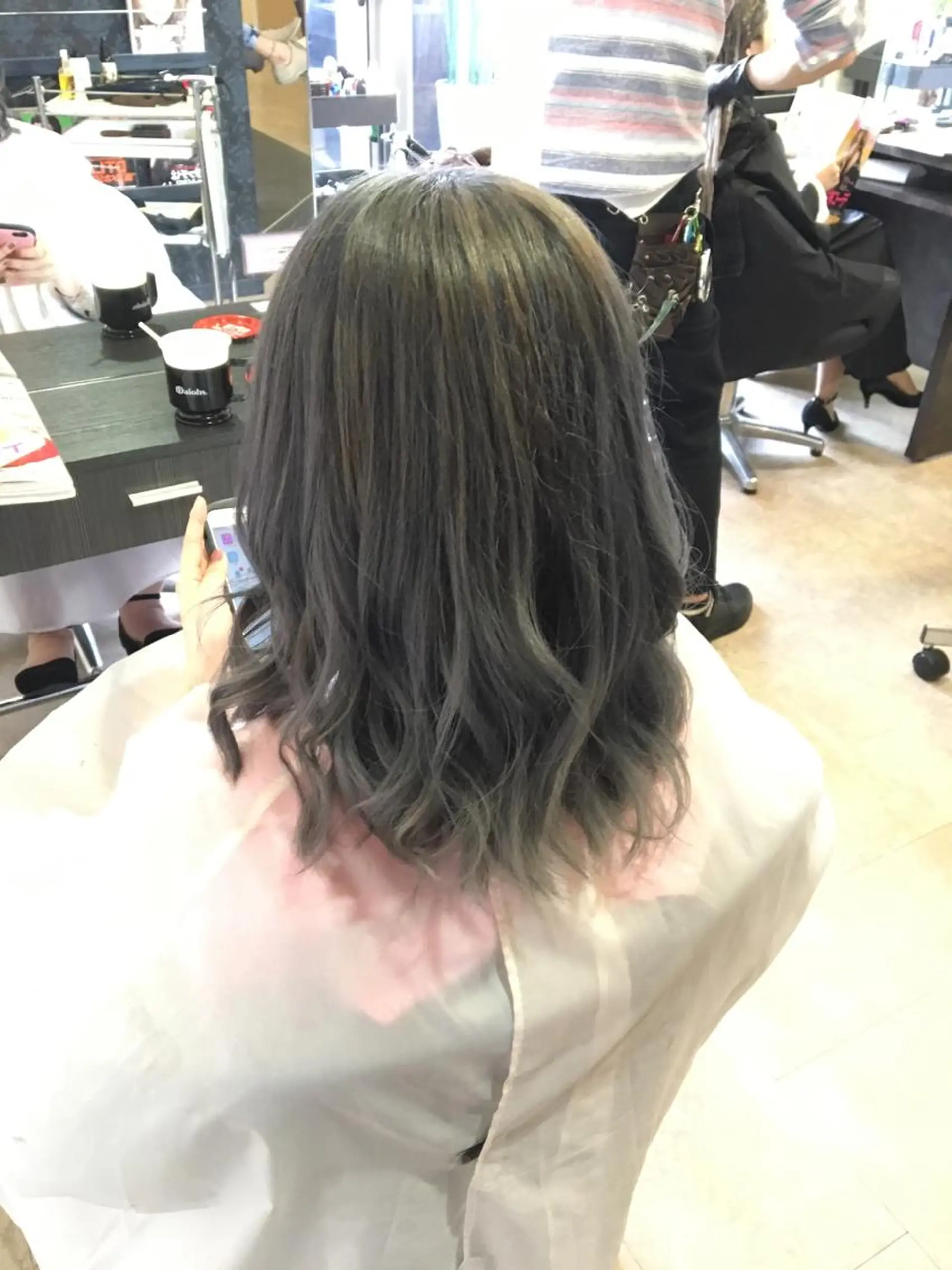 ミディアム カラー シルバー 💓シールエクステ ルミエールのヘアスタイル