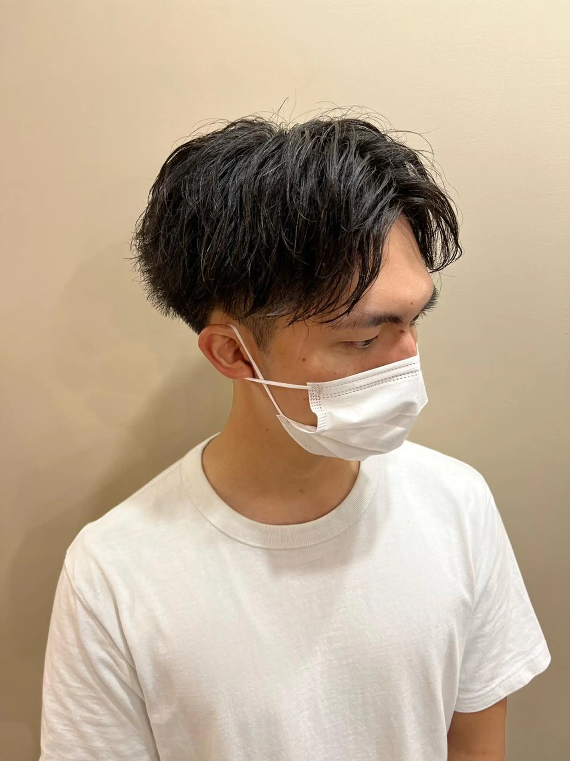 メンズ センターパート 刈り上げ 🫧艶ダブルカラー ブリーチ🫧トモヤのヘアスタイル