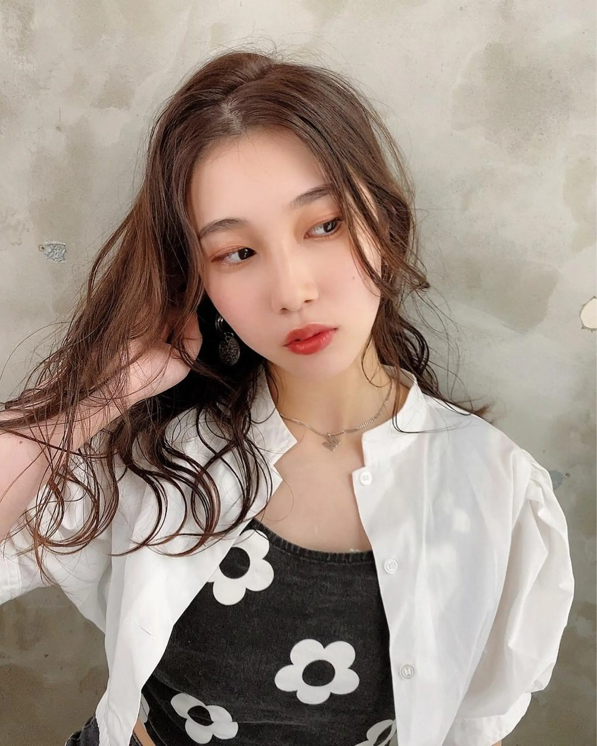 セミロング カラー ヘアアレンジ ベージュカラー ラベンダーカラー ラベンダーベージュ 韓国風ヘア 志賀 あずみのヘアスタイル