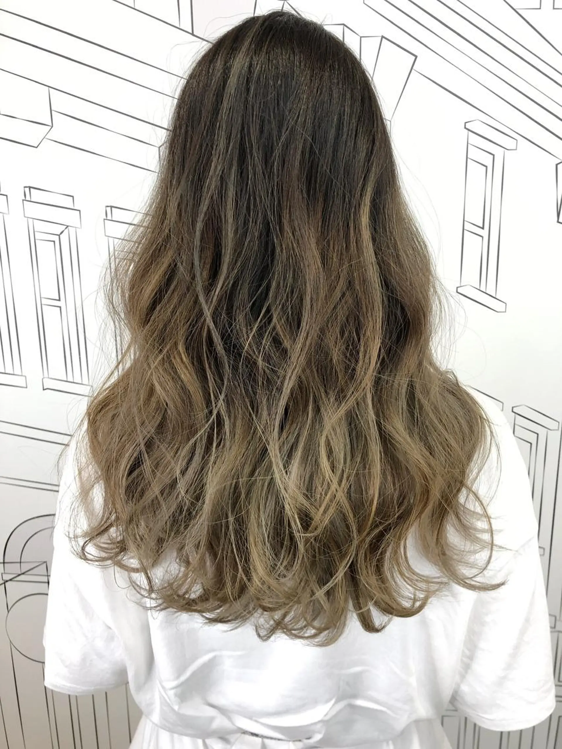 セミロング カラー バレイヤージュ グレージュ レイヤーカット レイヤー⭐️カラー ⭐️平川雅史のヘアスタイル