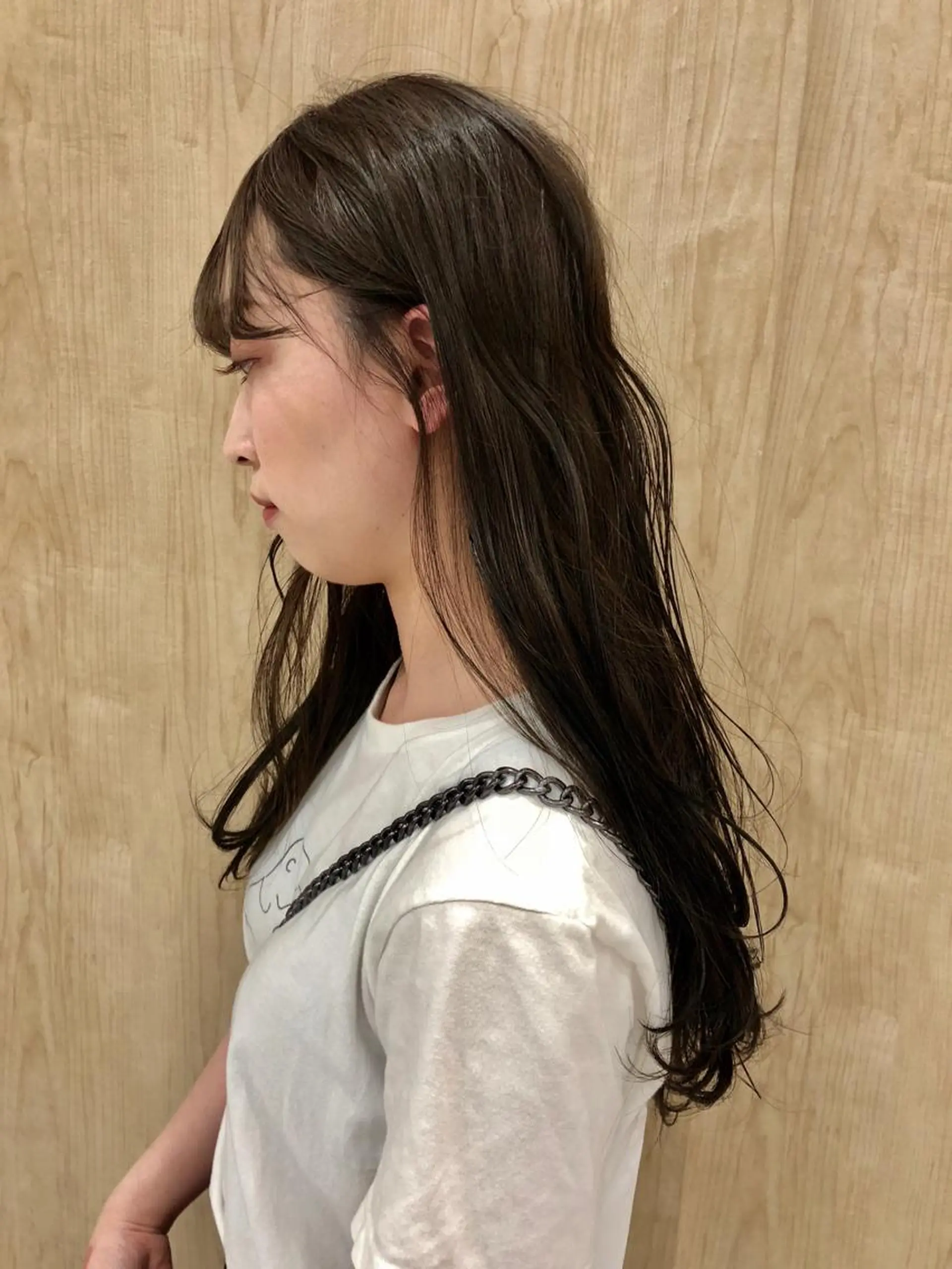 ロング カラー ベージュカラー カット ヘアカラー トリートメント 岩田 萌那のヘアスタイル