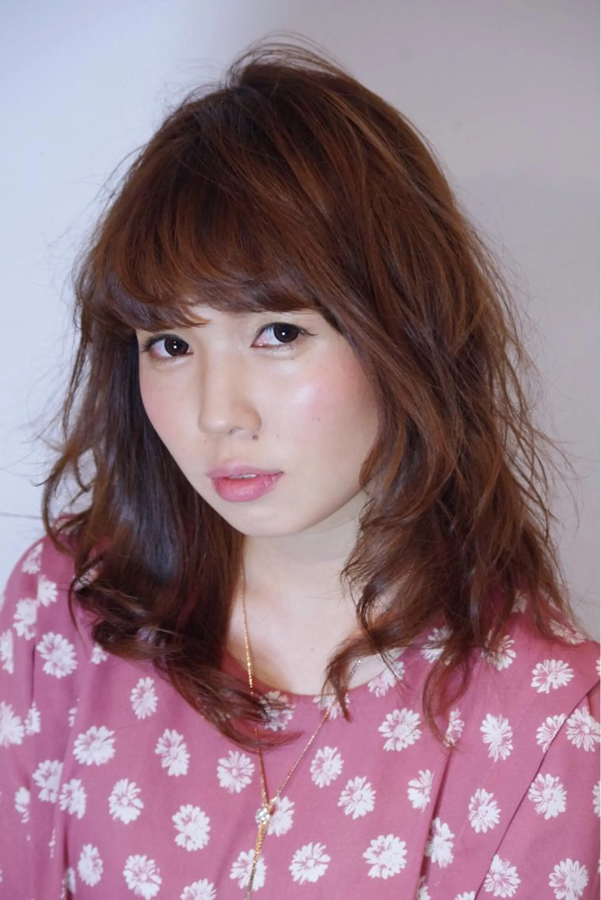 ミディアム セミロング カラー レイヤーカット 大木 拓瑞のヘアスタイル