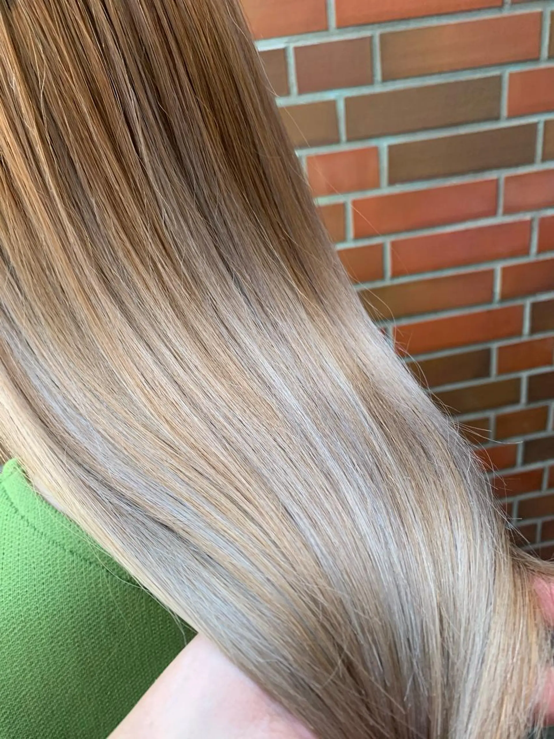 セミロング ヘアカラー 🎨カラー満足度 500%💫ヅル💫のヘアスタイル