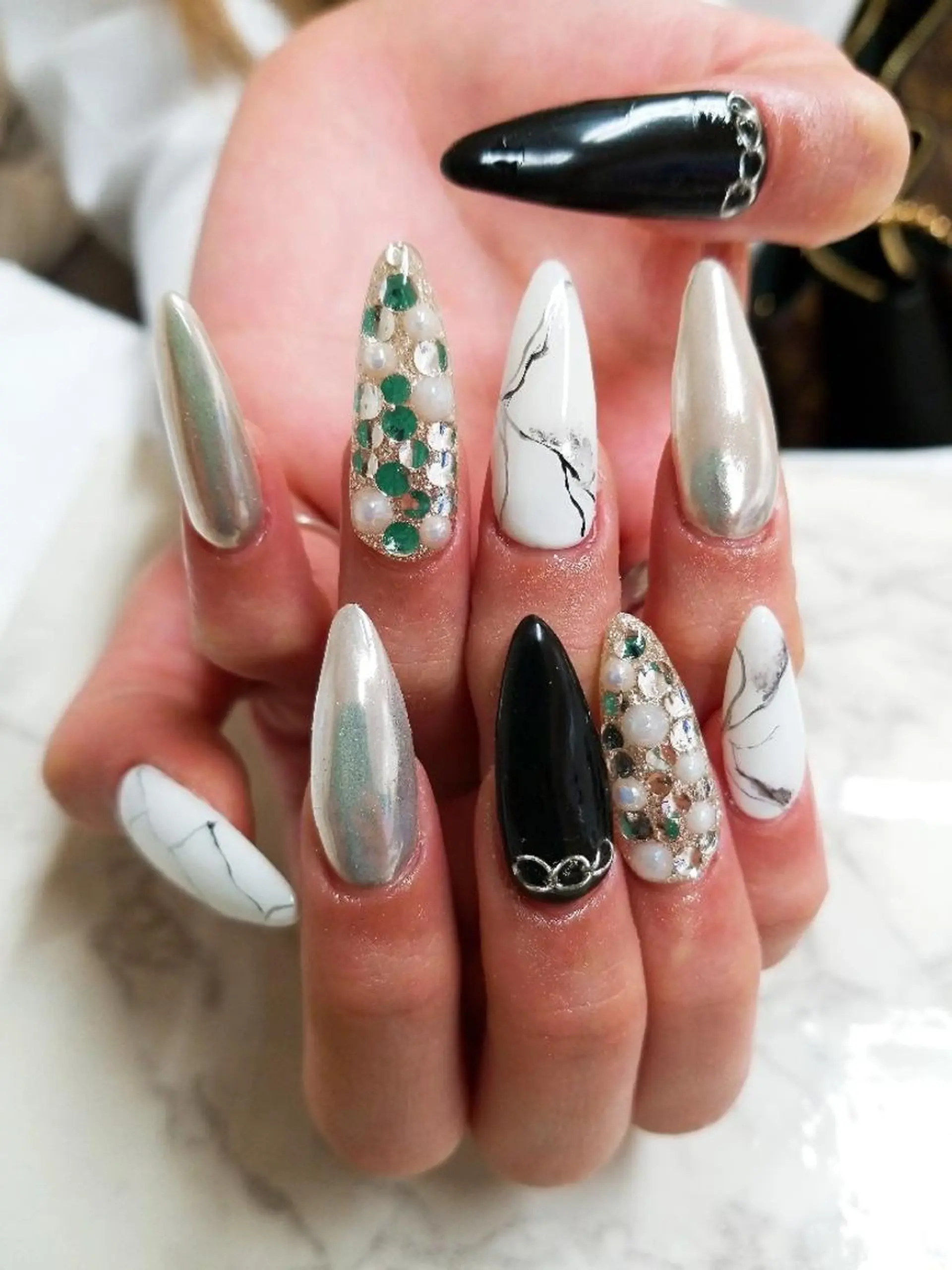 ネイル 河野ちえ (雑誌掲載サロン)のネイルデザイン