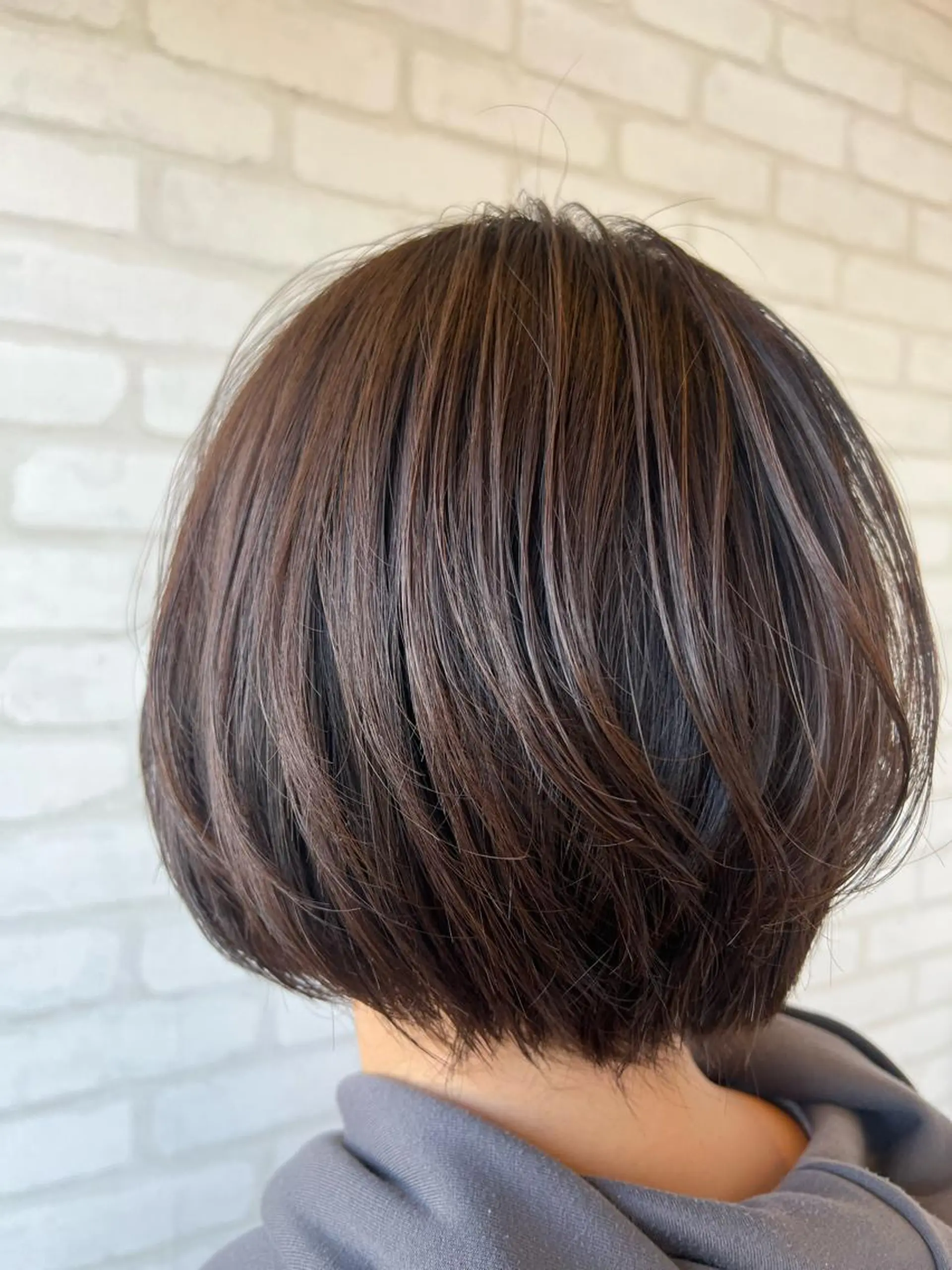 ショート カラー 石崎 真維のヘアスタイル