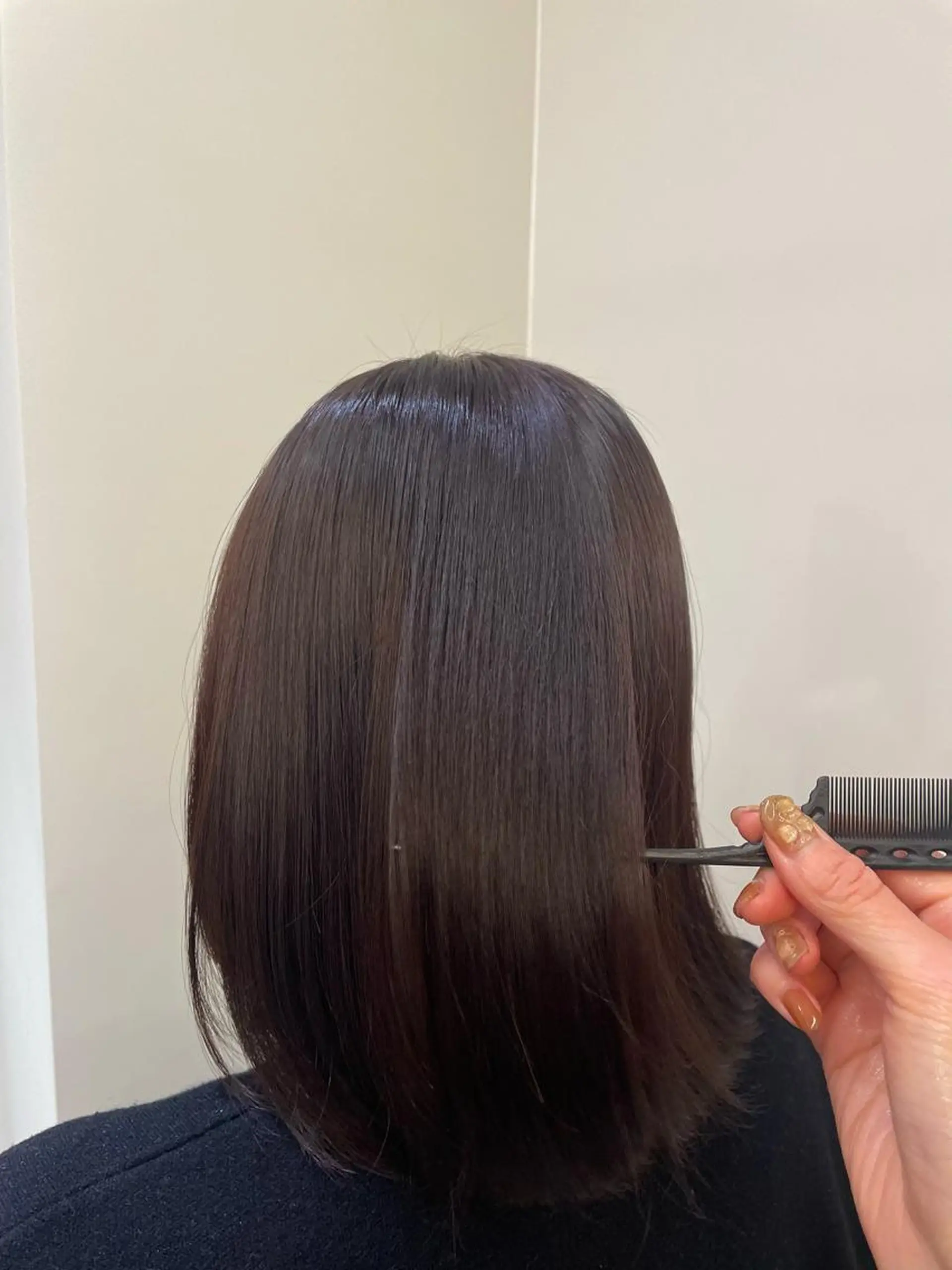 カラー パーマ 安達 萌花のヘアスタイル