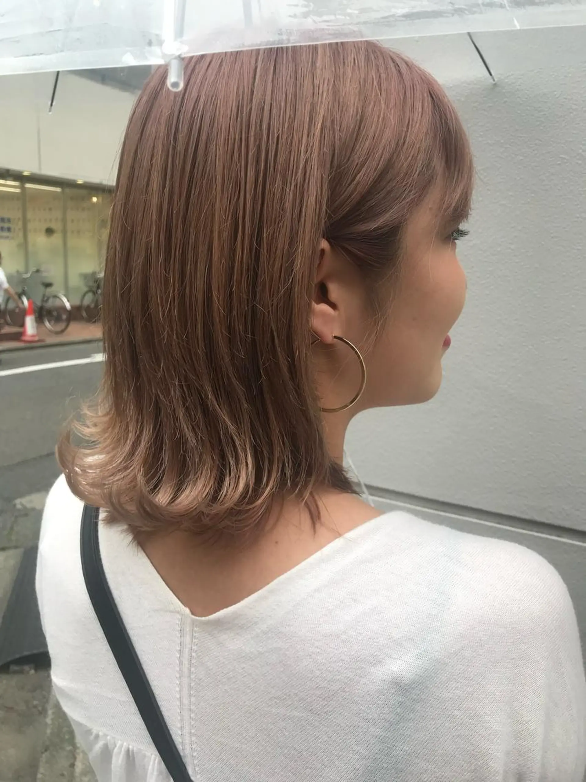 ミディアム カラー ヘアアレンジ サナ🌱 切りっぱなしボブのヘアスタイル