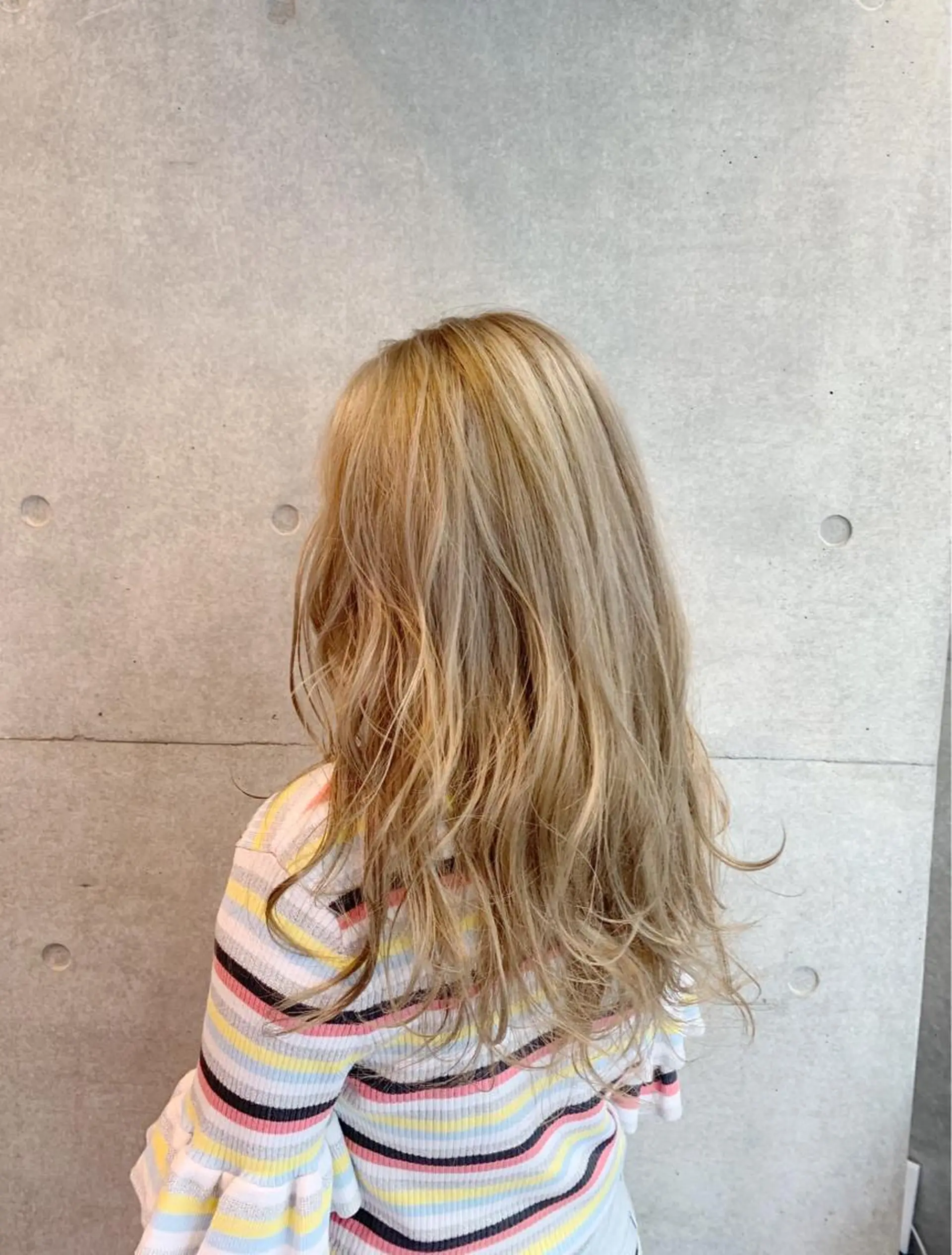 ミディアム カラー ハイトーンカラー オシャレ髪✔️ 店長オオキアキヒロのヘアスタイル