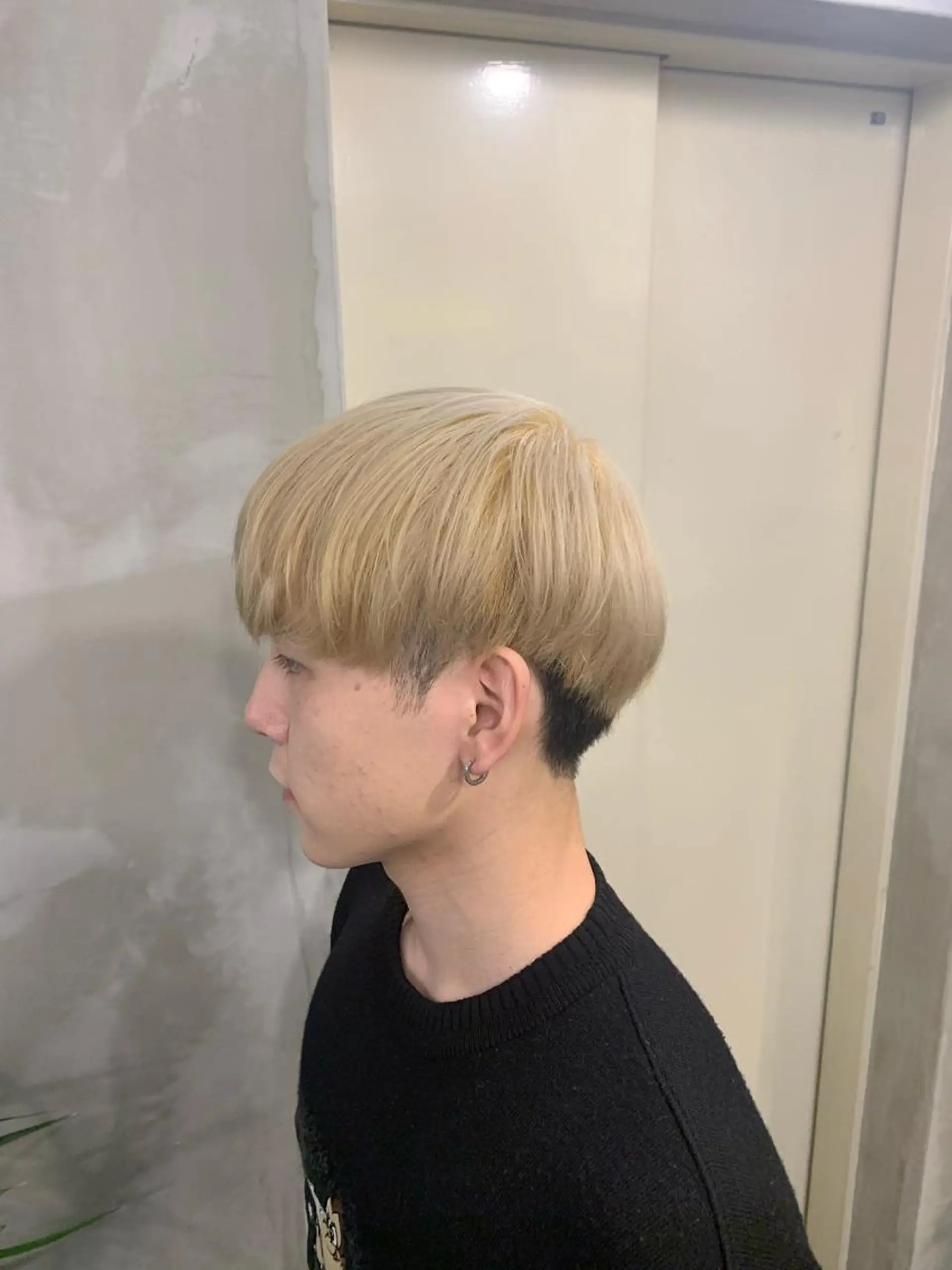 カラー メンズ ベージュカラー ブロンド ブロンドベージュ 高槻No. 1レイヤ ーカット🇰🇷白石のヘアスタイル