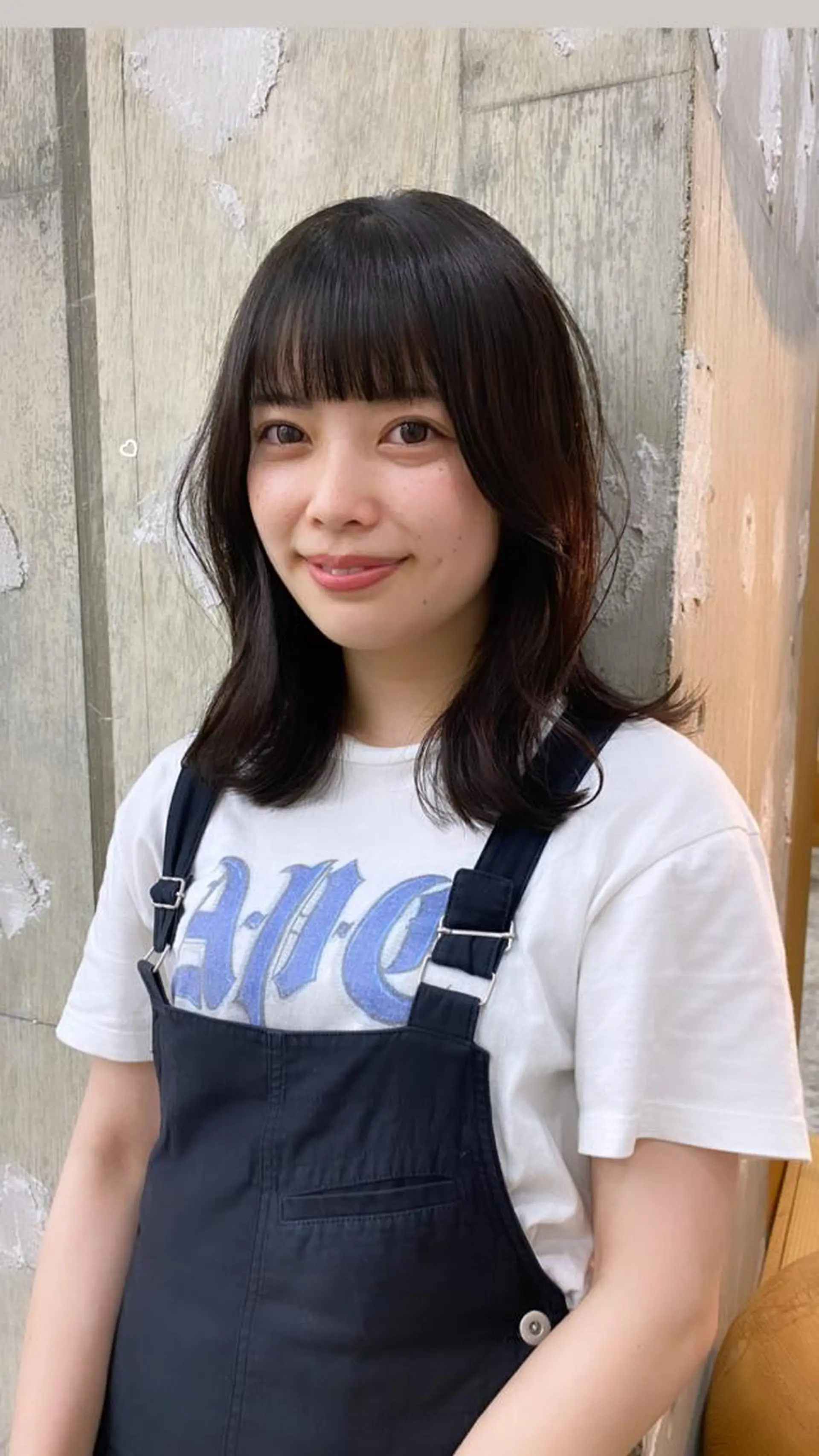 ミディアム KVELL ユナのヘアスタイル