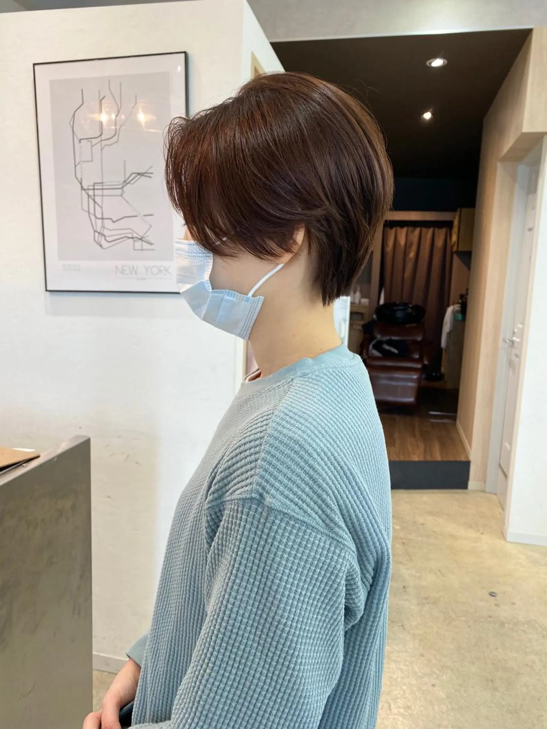 ショート カラー オリーブ/アッシュ やわらか透明感カラーのヘアスタイル