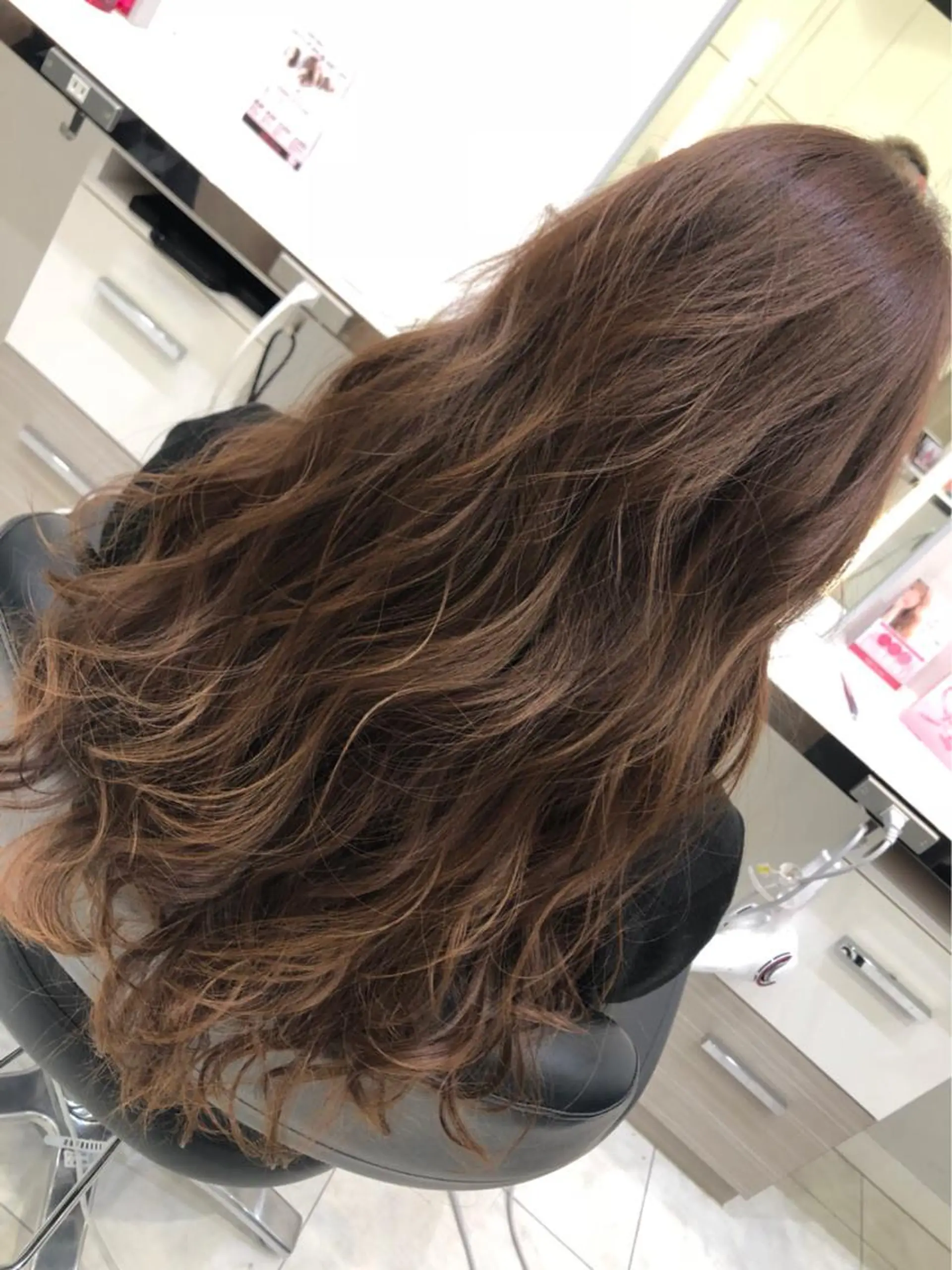 ロング 岸 保奈美のヘアスタイル