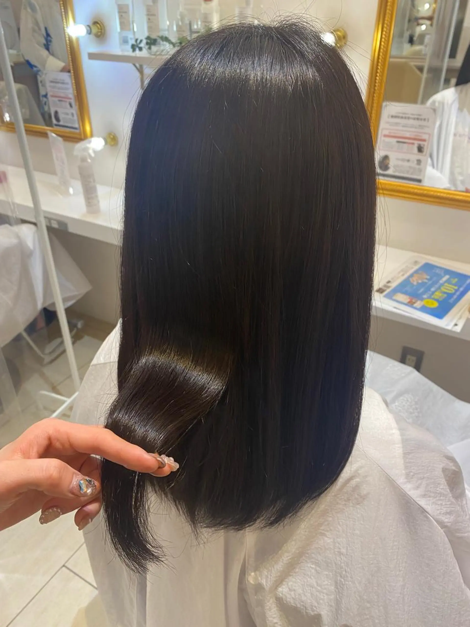 セミロング カラー 村橋 葵緒のヘアスタイル