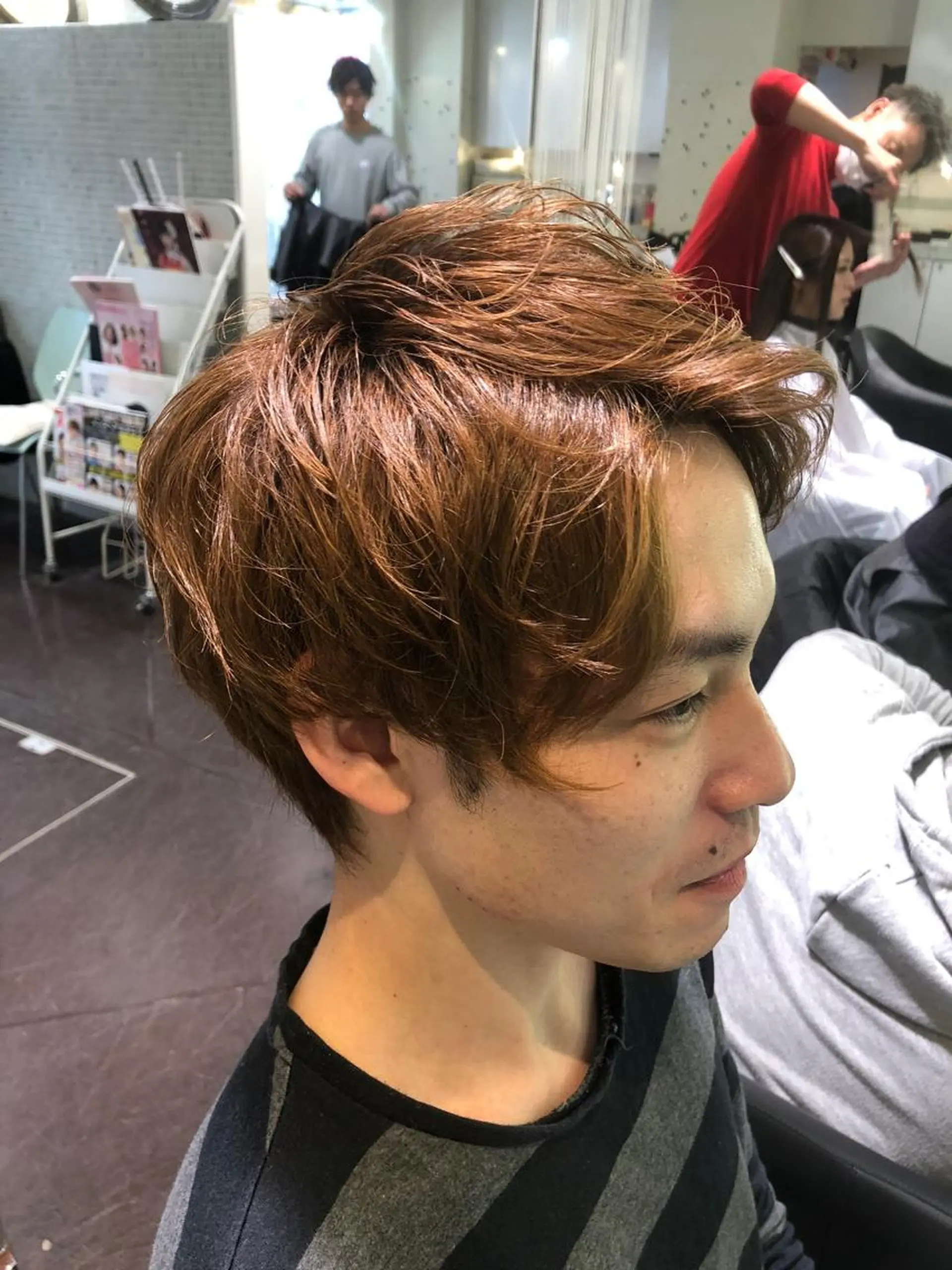 ショート カット ヘアカラー 西山 恵太郎のヘアスタイル