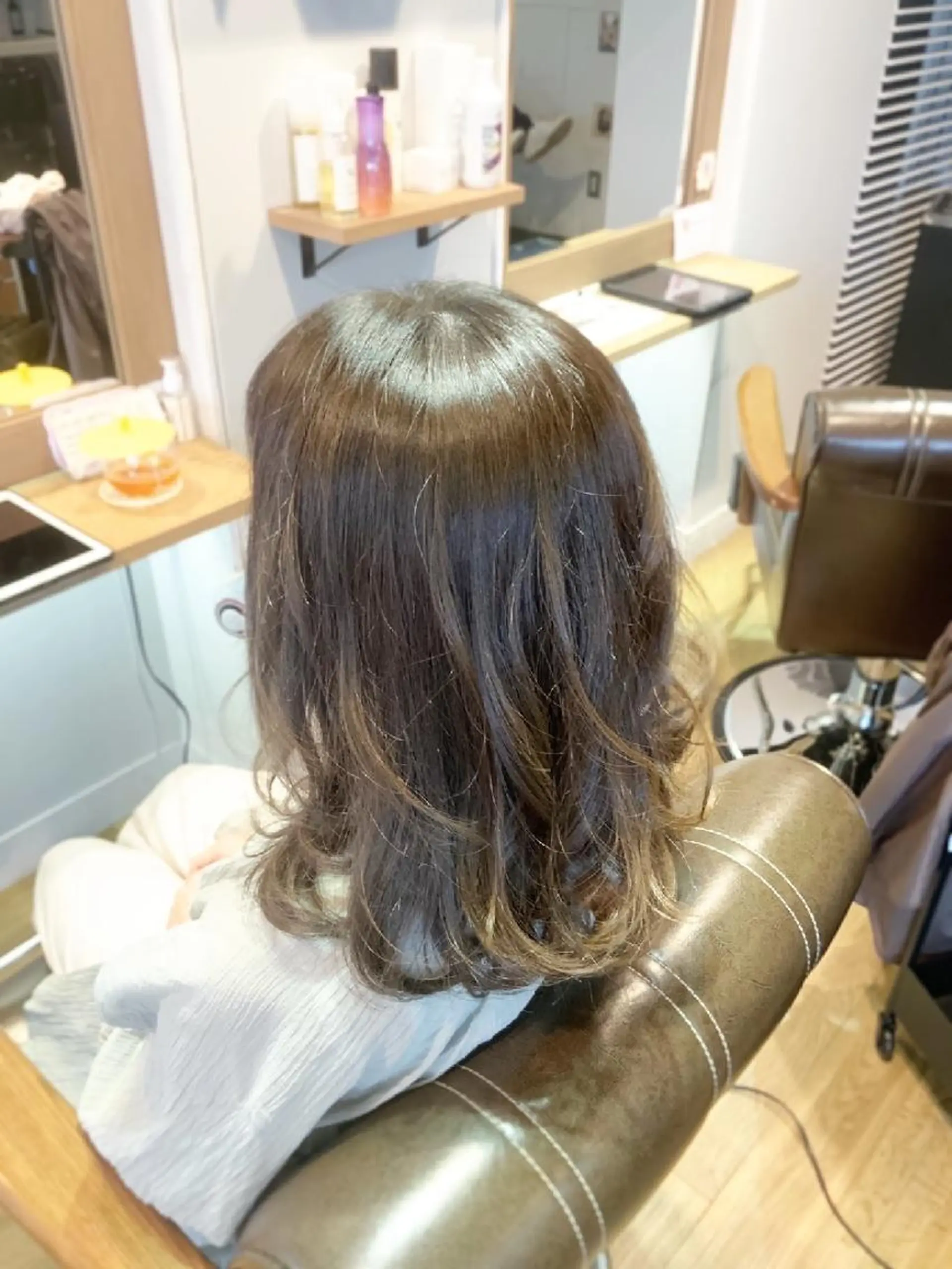 カラー アッシュ ベージュカラー ヘアカラー トリートメント 堀 望美のヘアスタイル