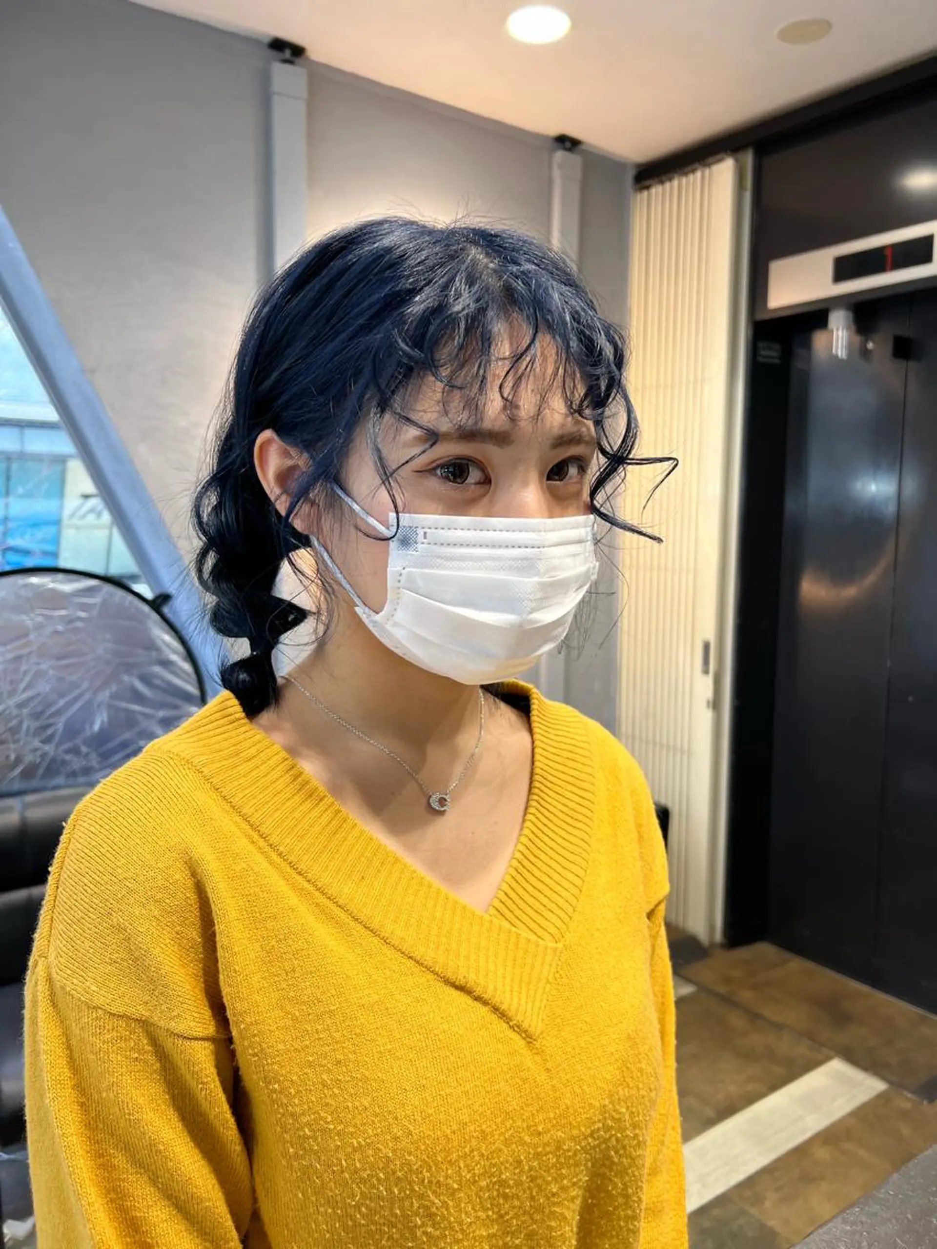 ミディアム maya レイヤーカットのヘアスタイル