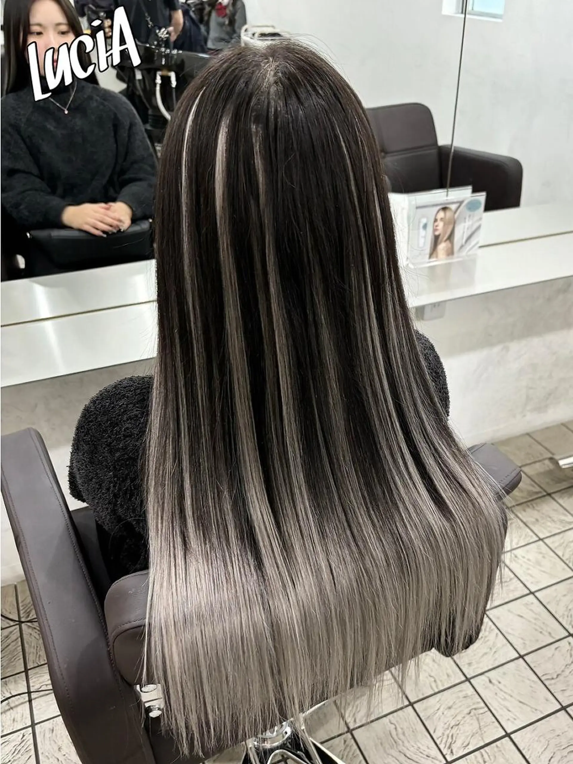 ロング カラー ヘアアレンジ エクステ LuciAのヘアスタイル