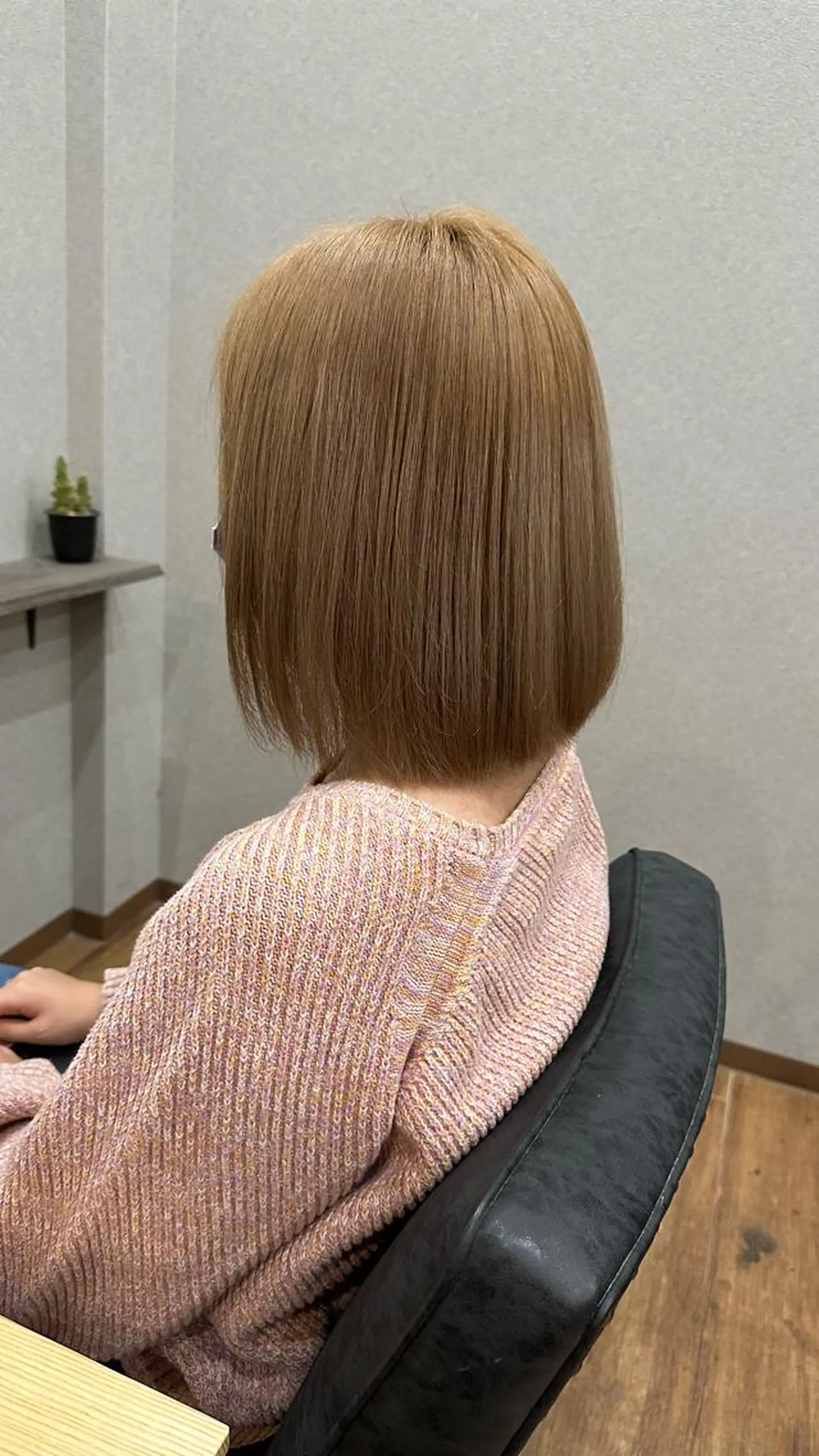 ミディアム カラー ベージュカラー ミルクティーベージュ ヘアカラー トリートメント 鵜飼 真伍のヘアスタイル