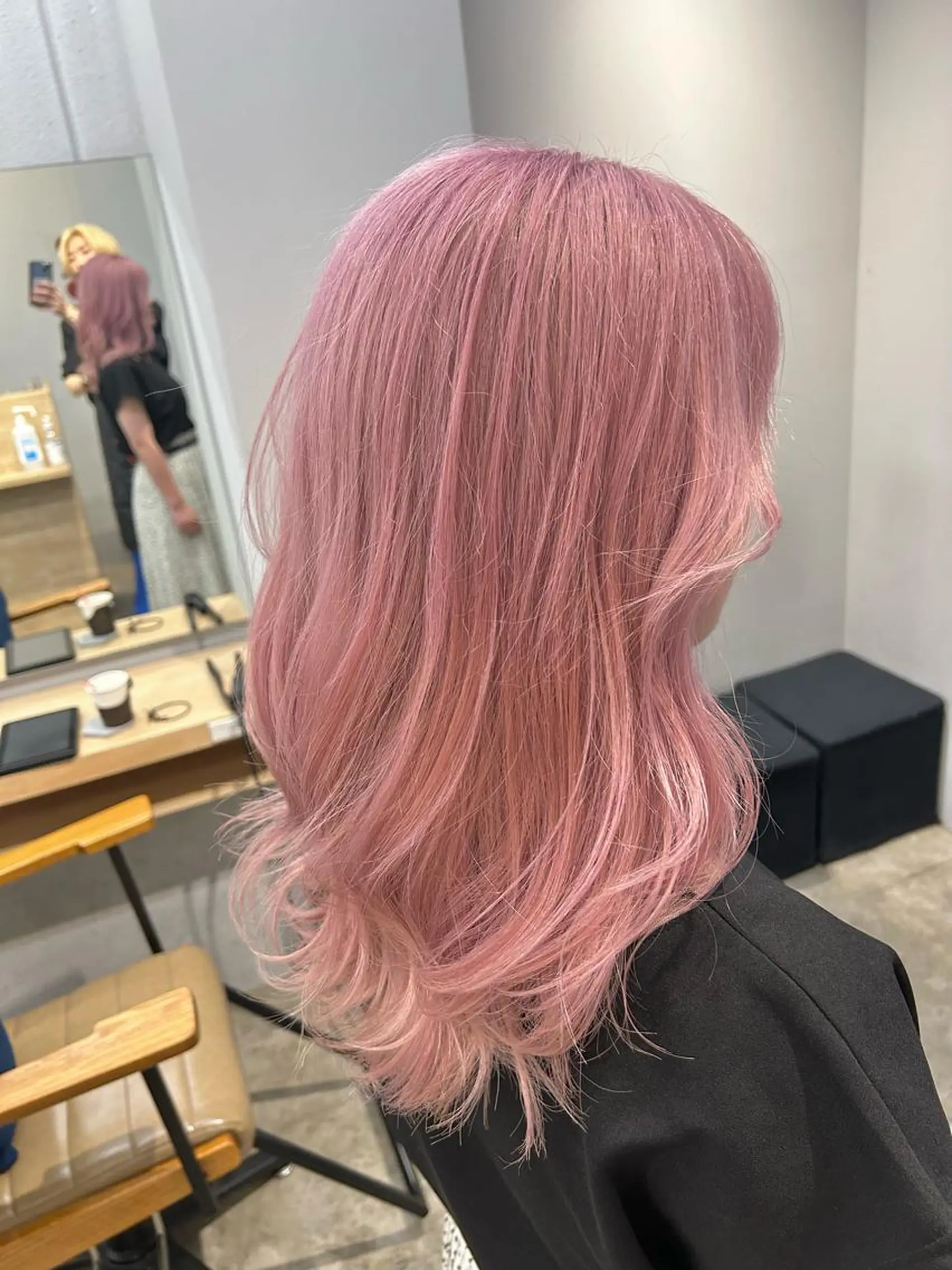 セミロング カット ヘアカラー SAEKI【ior 】北千住店ブリーチのヘアスタイル