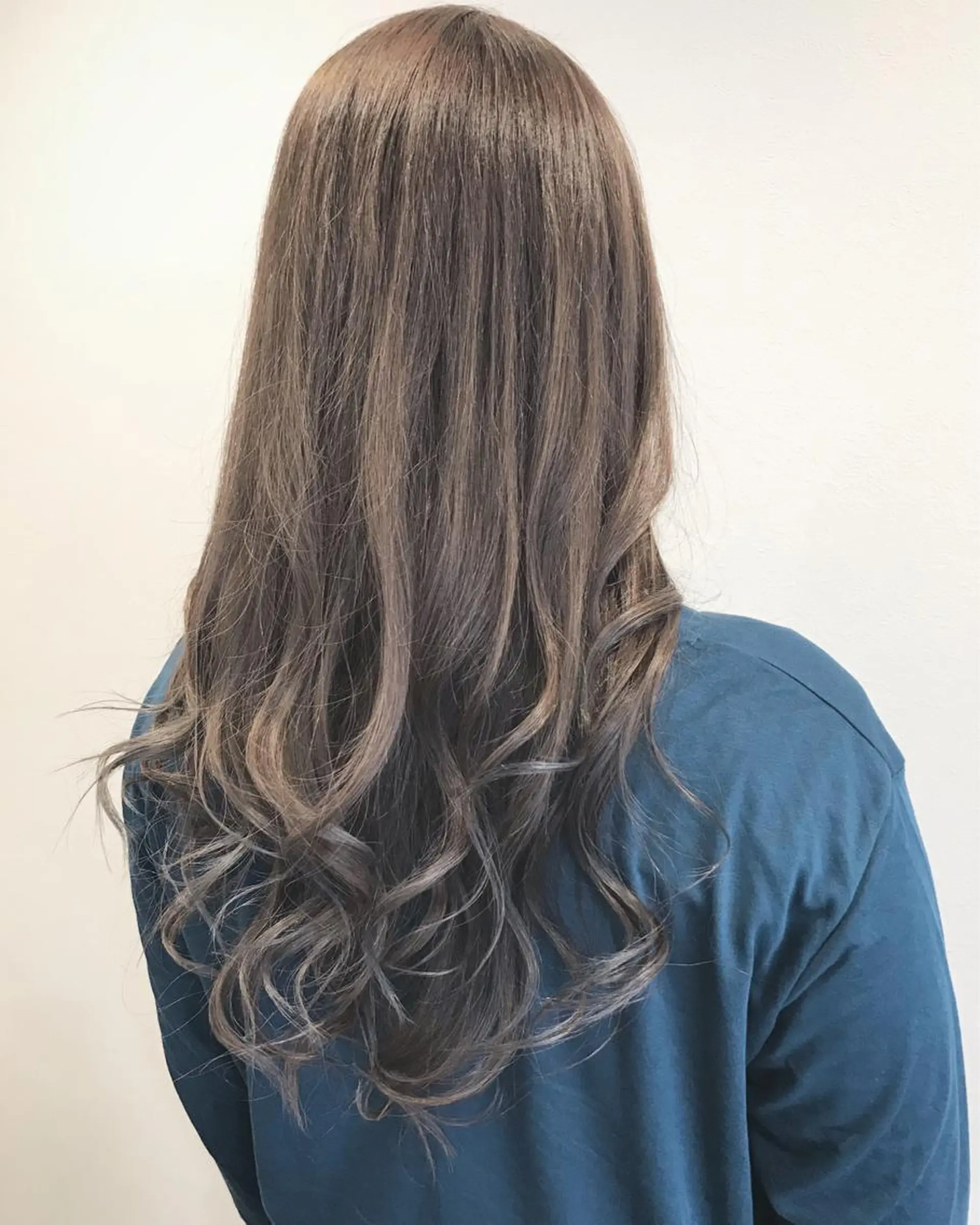 ロング カラー ダブルカラー イルミナカラー ヘアカラー トリートメント エイト ウメダのヘアスタイル