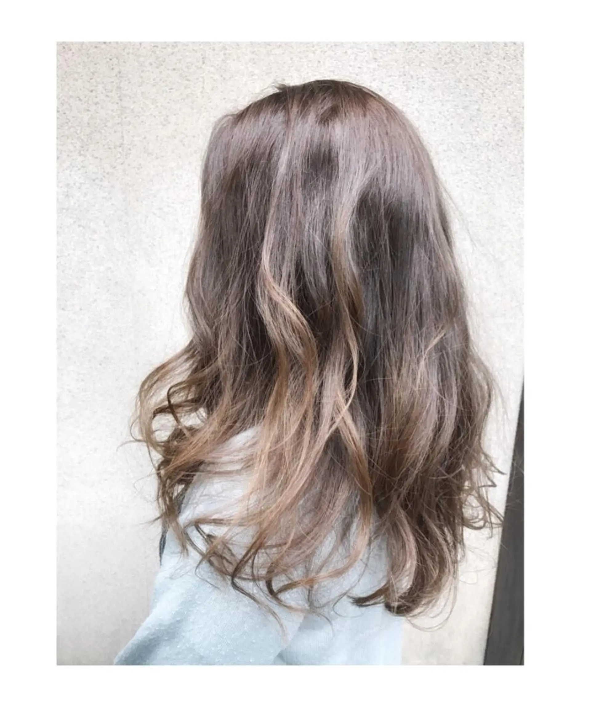 セミロング カラー vato バトのヘアスタイル